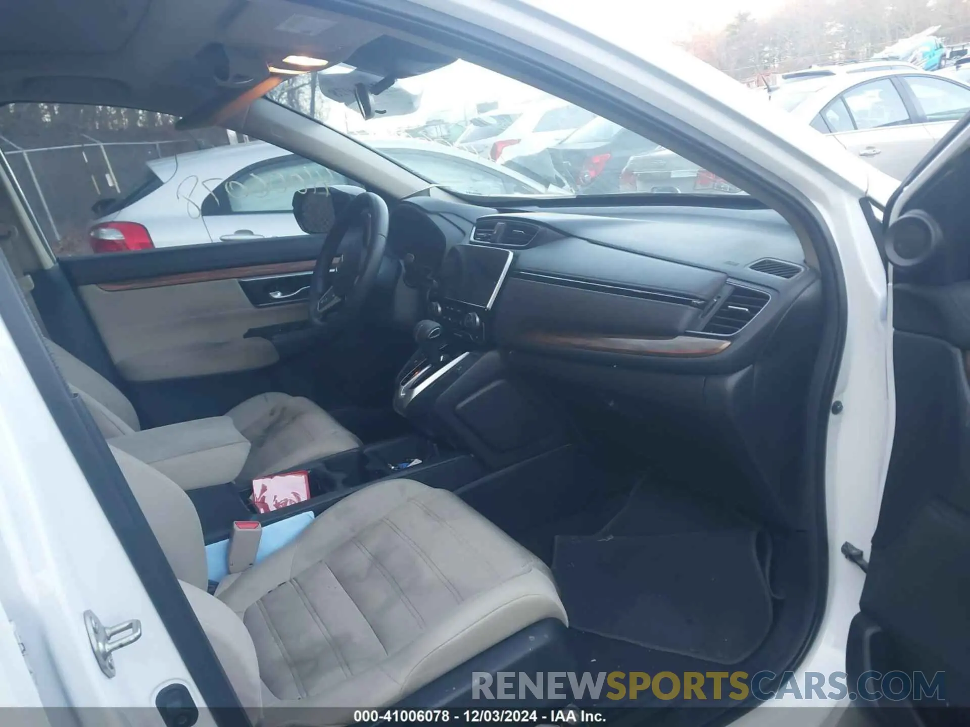 5 fotografías del automóvil dañado 2HKRW2H55KH648246 HONDA CR-V 2019