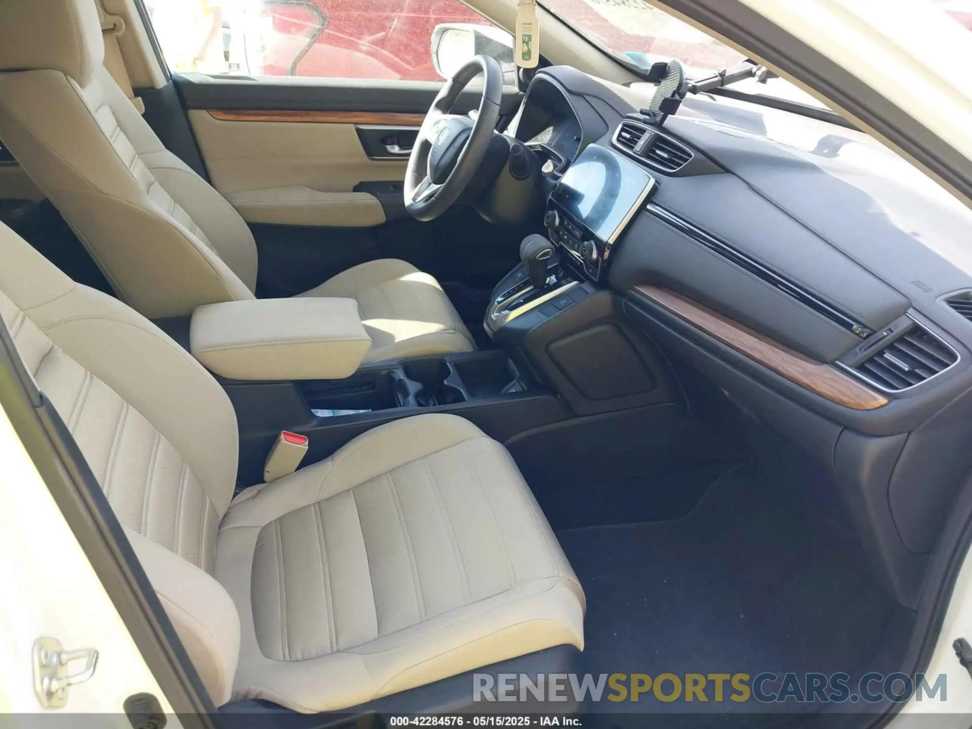 5 fotografías del automóvil dañado 2HKRW2H56KH666061 HONDA CR-V 2019