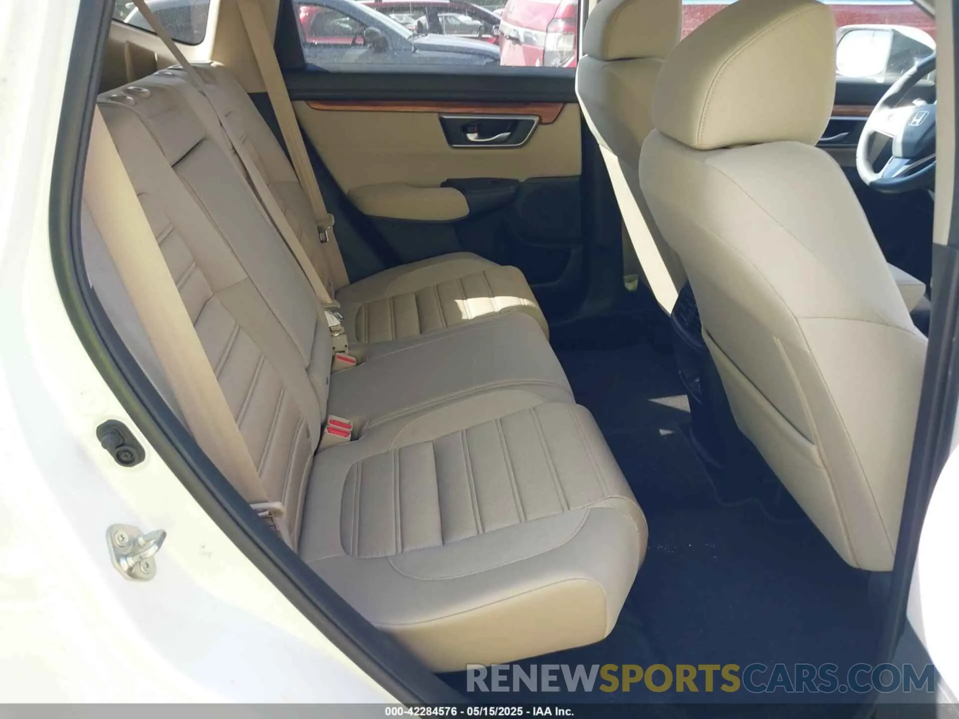 8 fotografías del automóvil dañado 2HKRW2H56KH666061 HONDA CR-V 2019