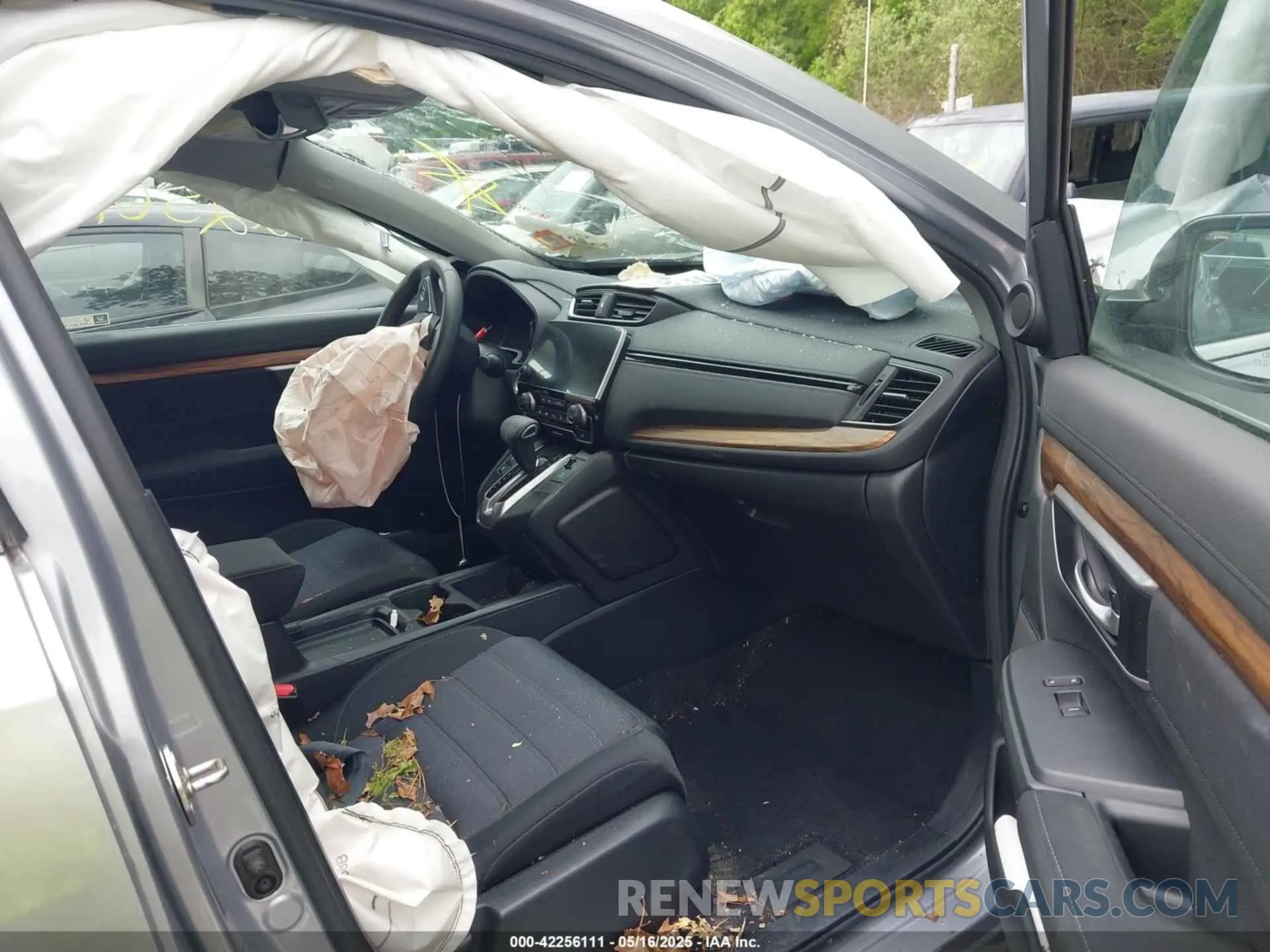 5 fotografías del automóvil dañado 2HKRW2H56KH673222 HONDA CR-V 2019
