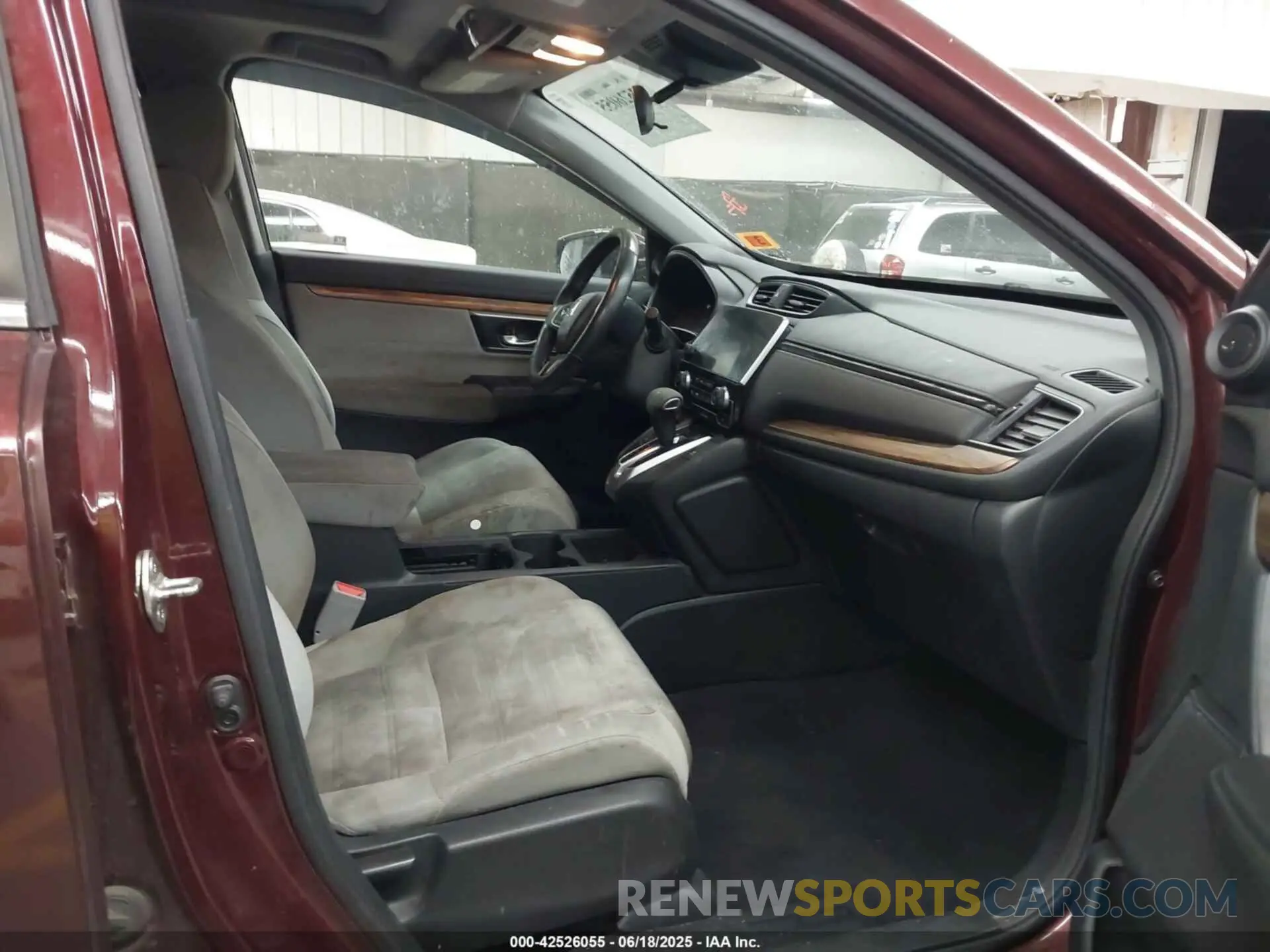 5 fotografías del automóvil dañado 2HKRW2H58KH617959 HONDA CR-V 2019