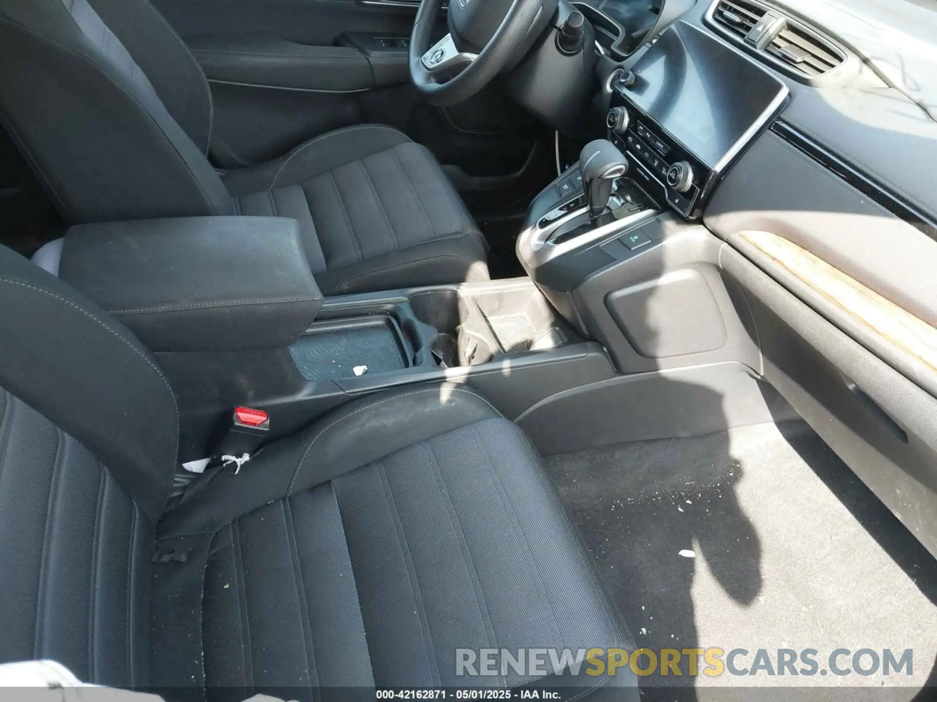 5 fotografías del automóvil dañado 2HKRW2H58KH641727 HONDA CR-V 2019