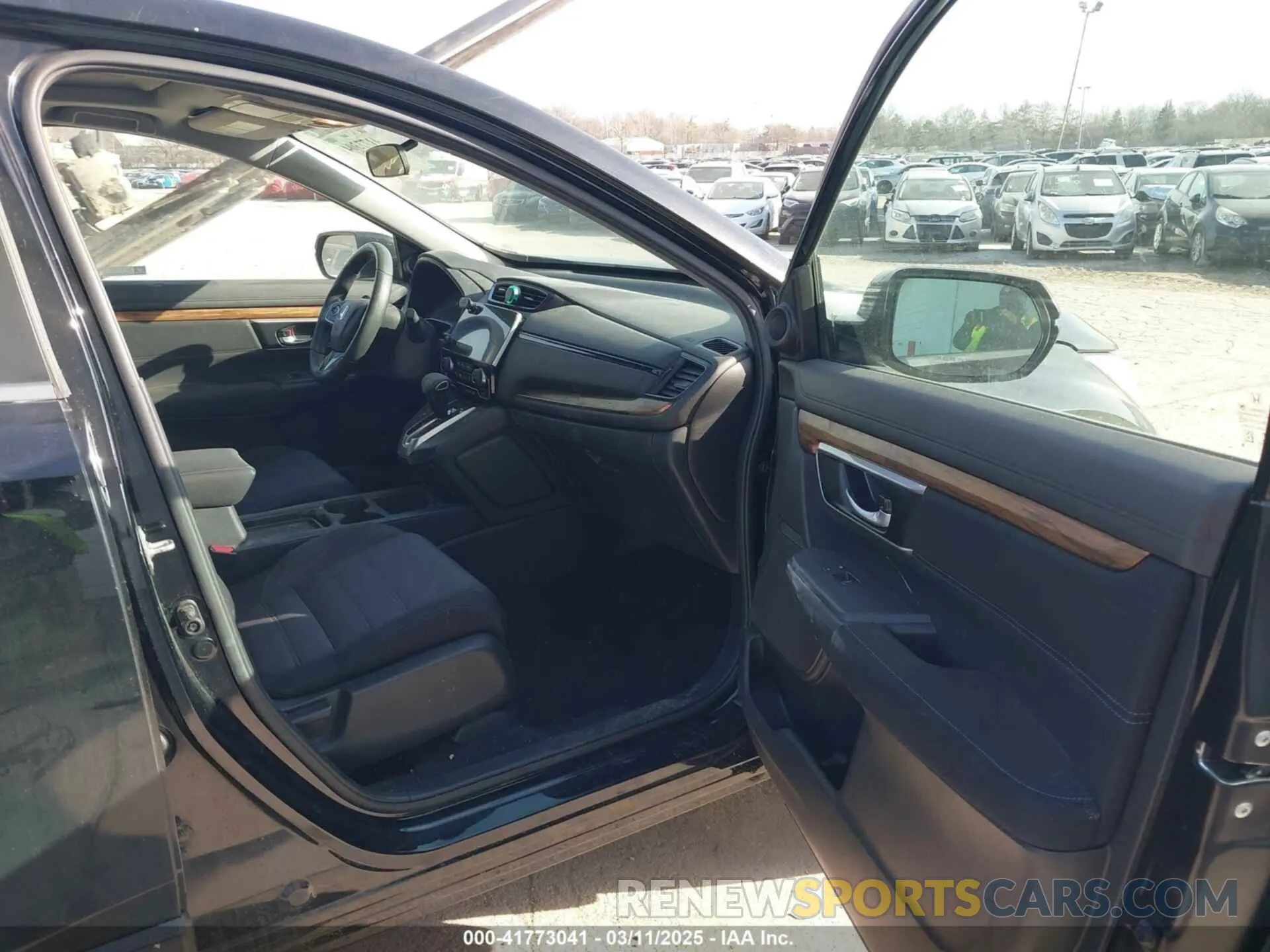 5 fotografías del automóvil dañado 2HKRW2H58KH660245 HONDA CR-V 2019