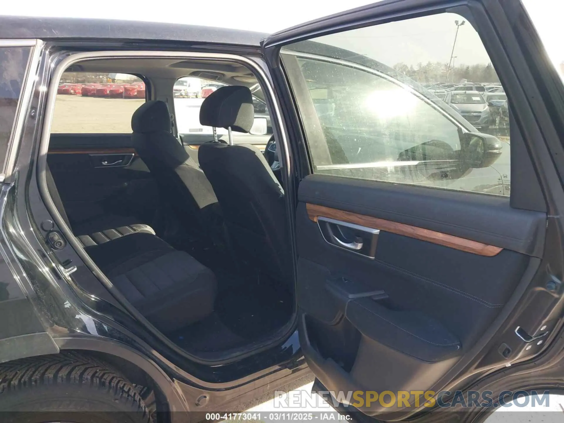 8 fotografías del automóvil dañado 2HKRW2H58KH660245 HONDA CR-V 2019