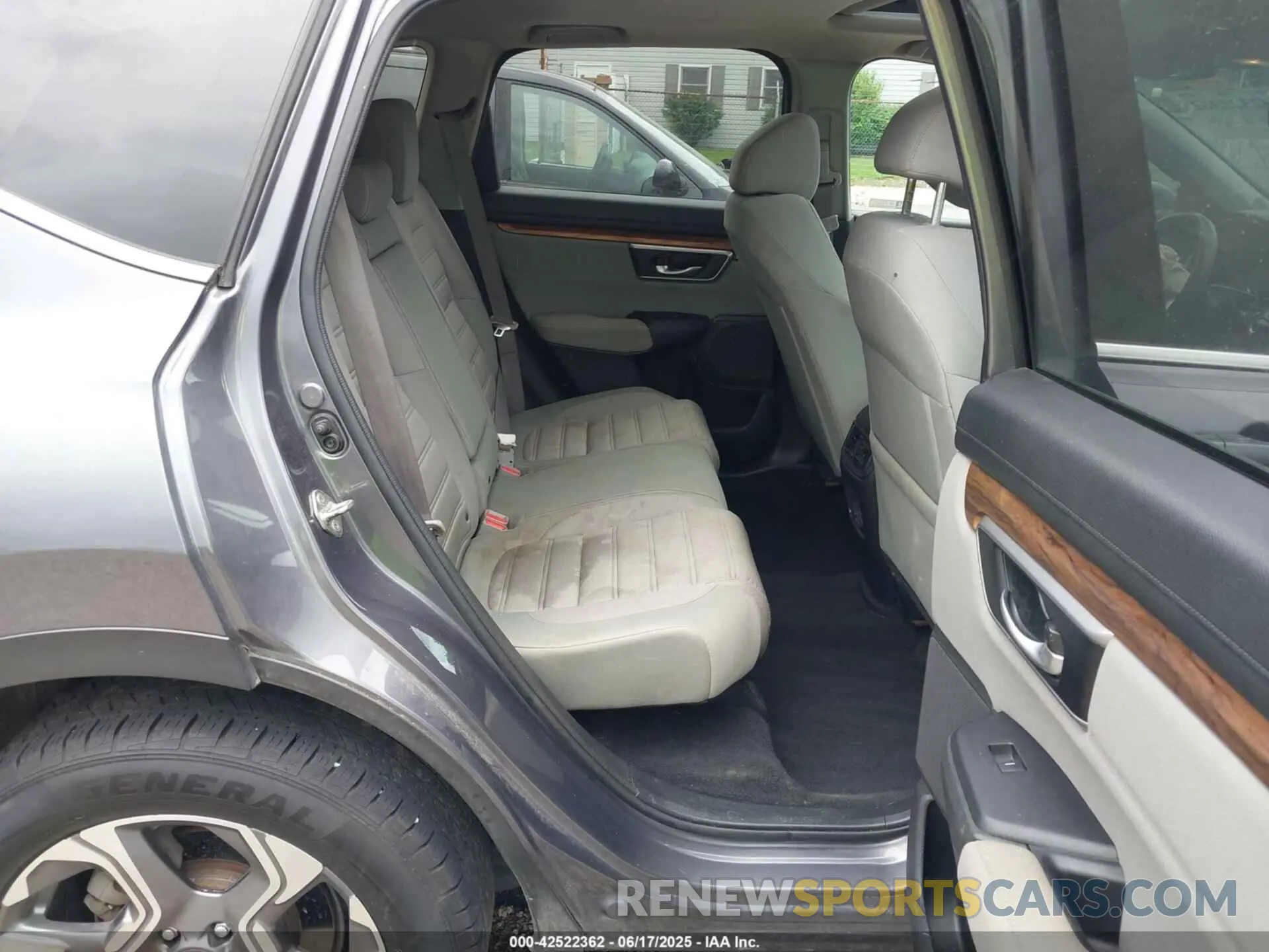 8 fotografías del automóvil dañado 2HKRW2H59KH650548 HONDA CR-V 2019