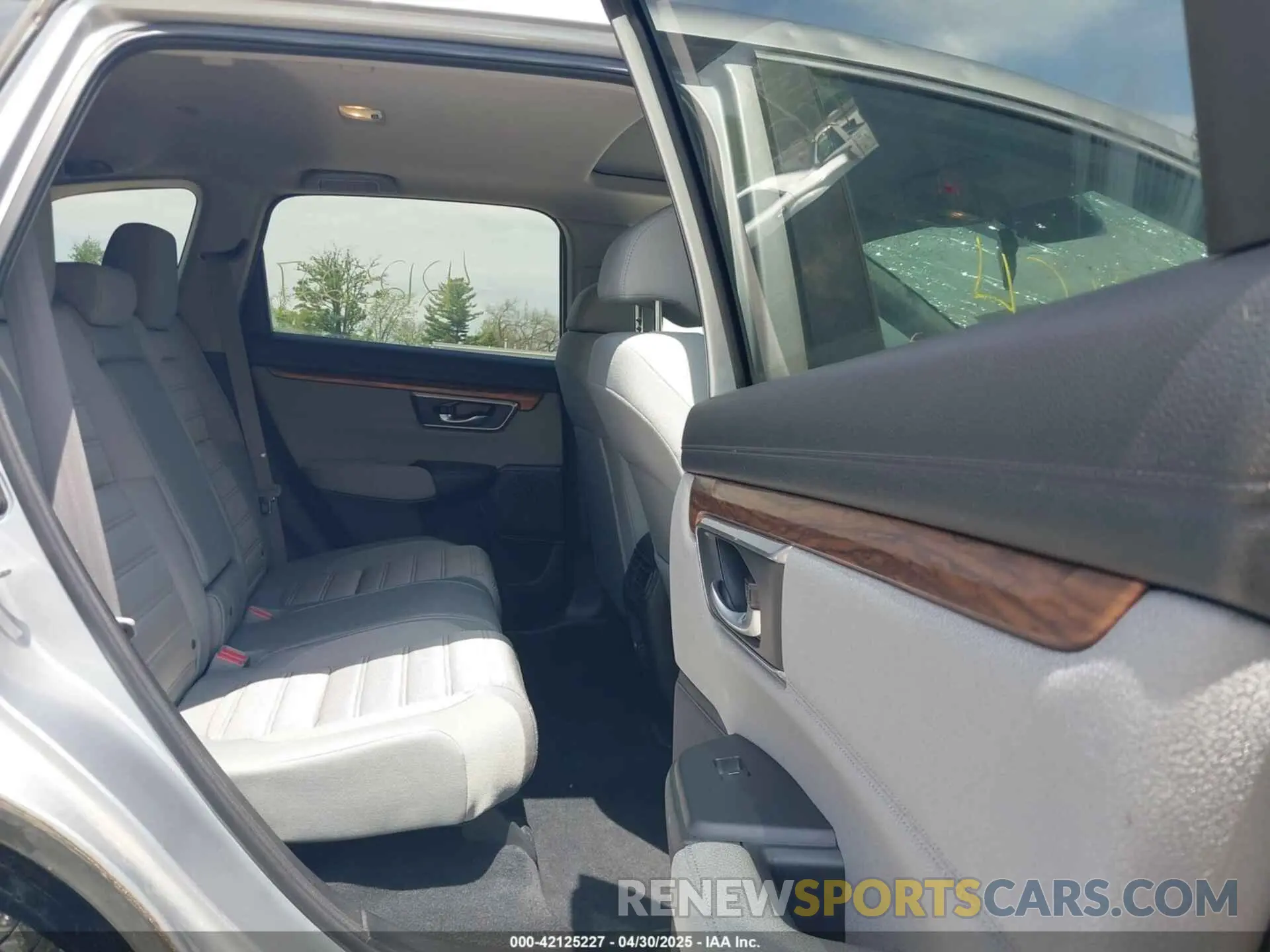 8 fotografías del automóvil dañado 2HKRW2H59KH665390 HONDA CR-V 2019
