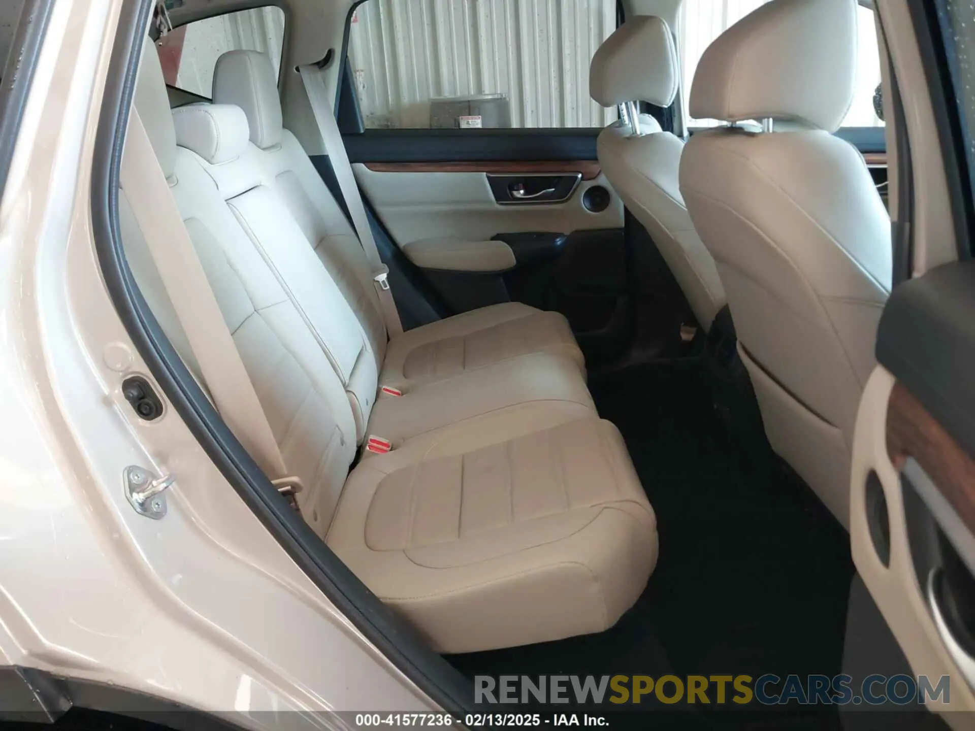 8 fotografías del automóvil dañado 2HKRW2H80KH629517 HONDA CR-V 2019