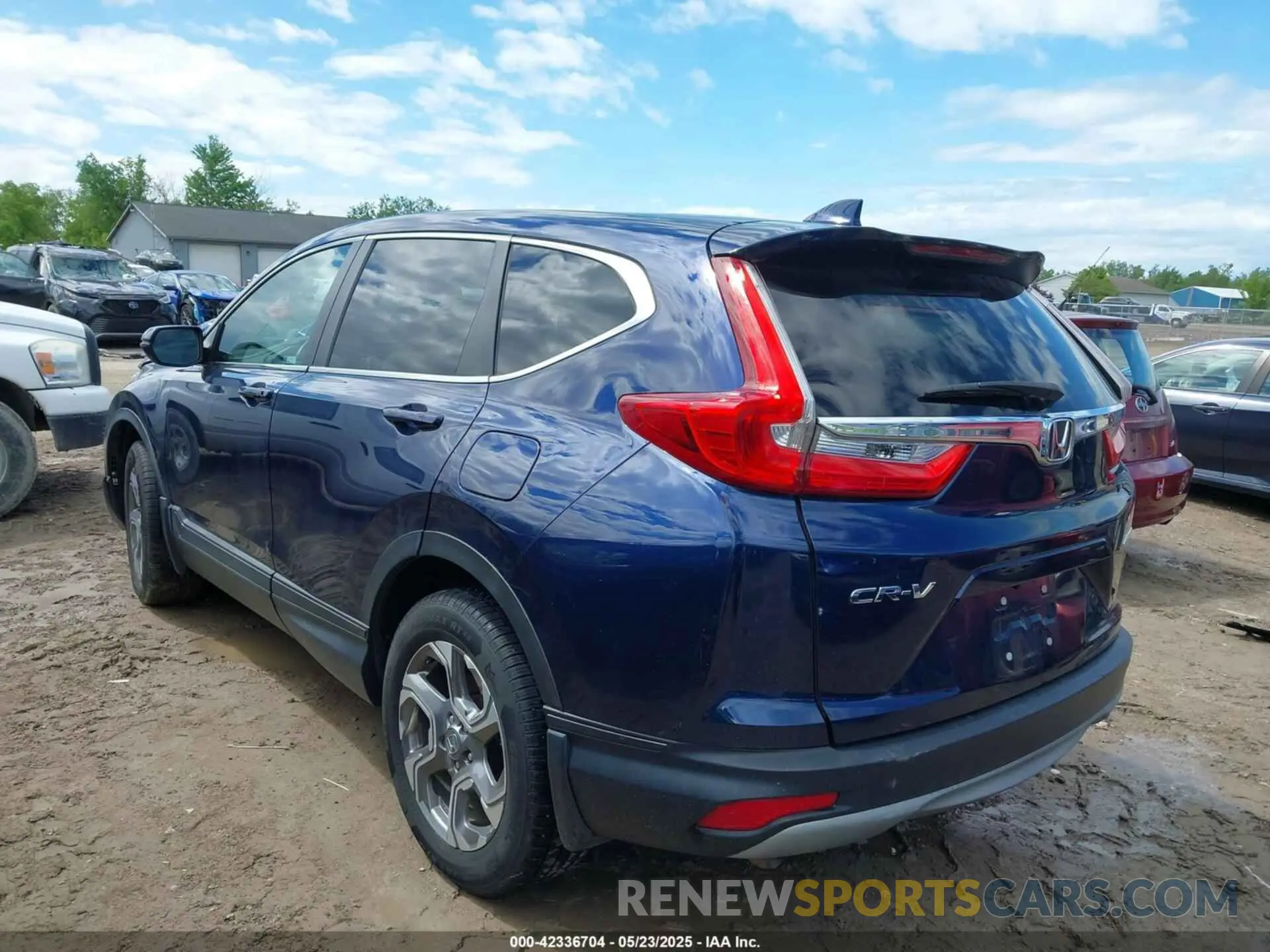 3 fotografías del automóvil dañado 2HKRW2H82KH660560 HONDA CR-V 2019
