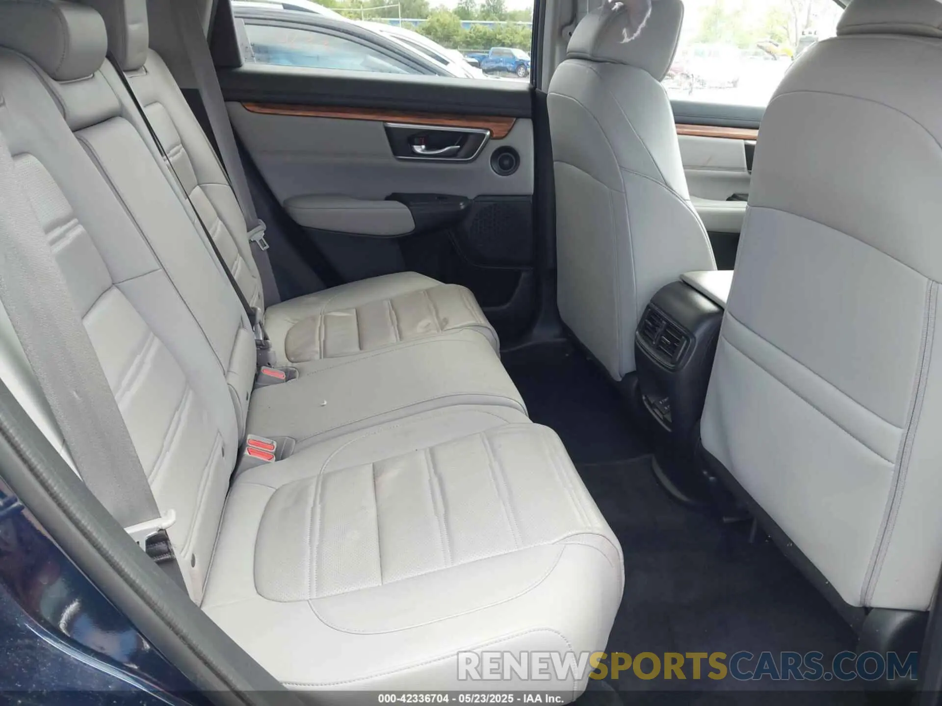 8 fotografías del automóvil dañado 2HKRW2H82KH660560 HONDA CR-V 2019