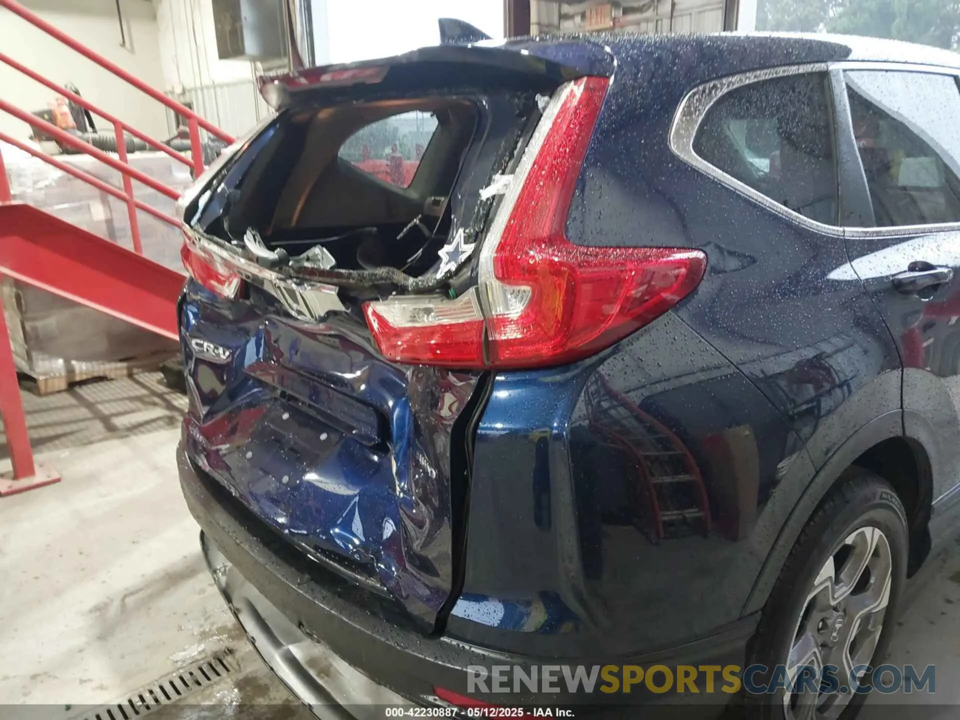 17 fotografías del automóvil dañado 2HKRW2H83KH643105 HONDA CR-V 2019