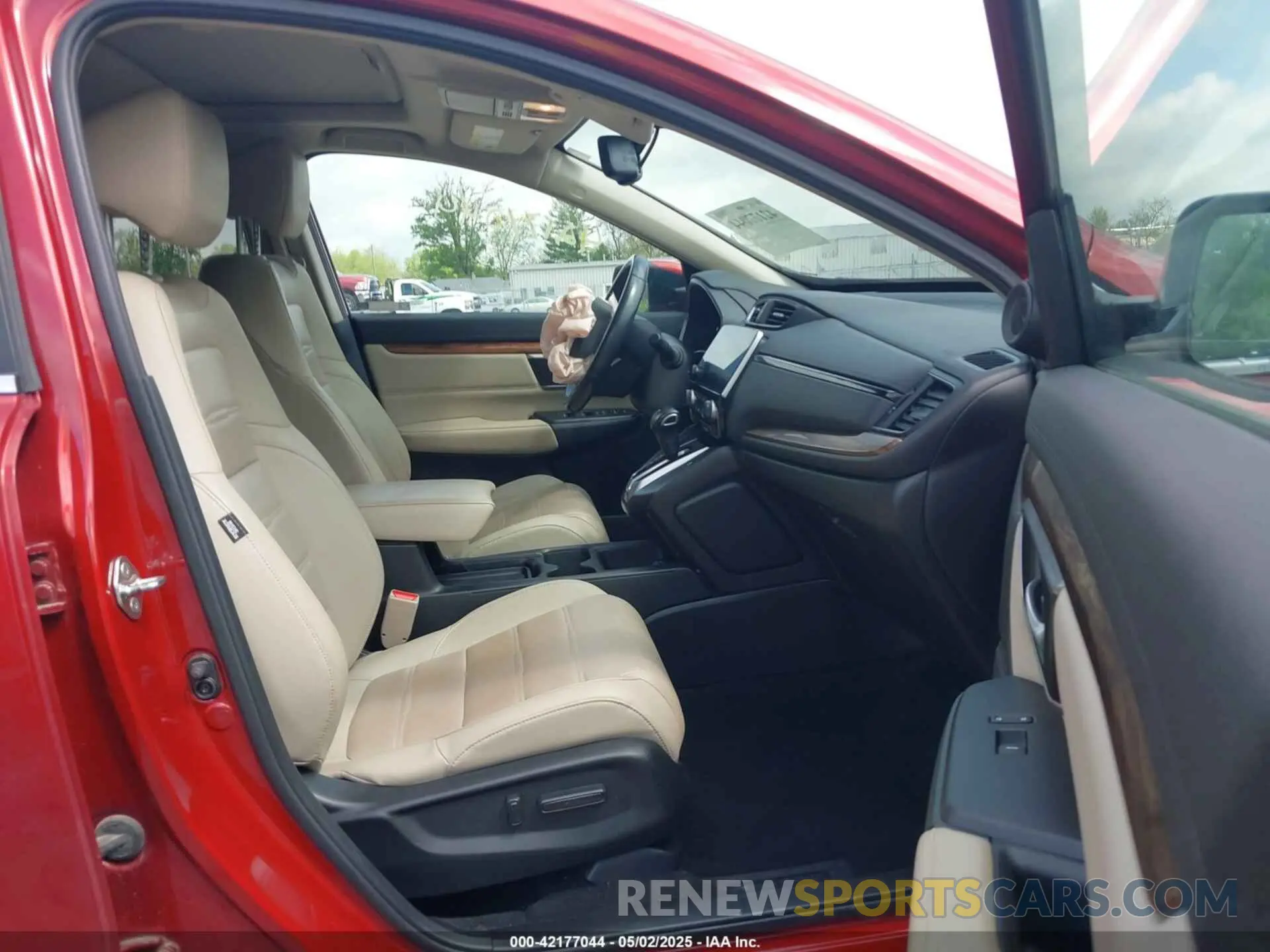 5 fotografías del automóvil dañado 2HKRW2H92KH626997 HONDA CR-V 2019
