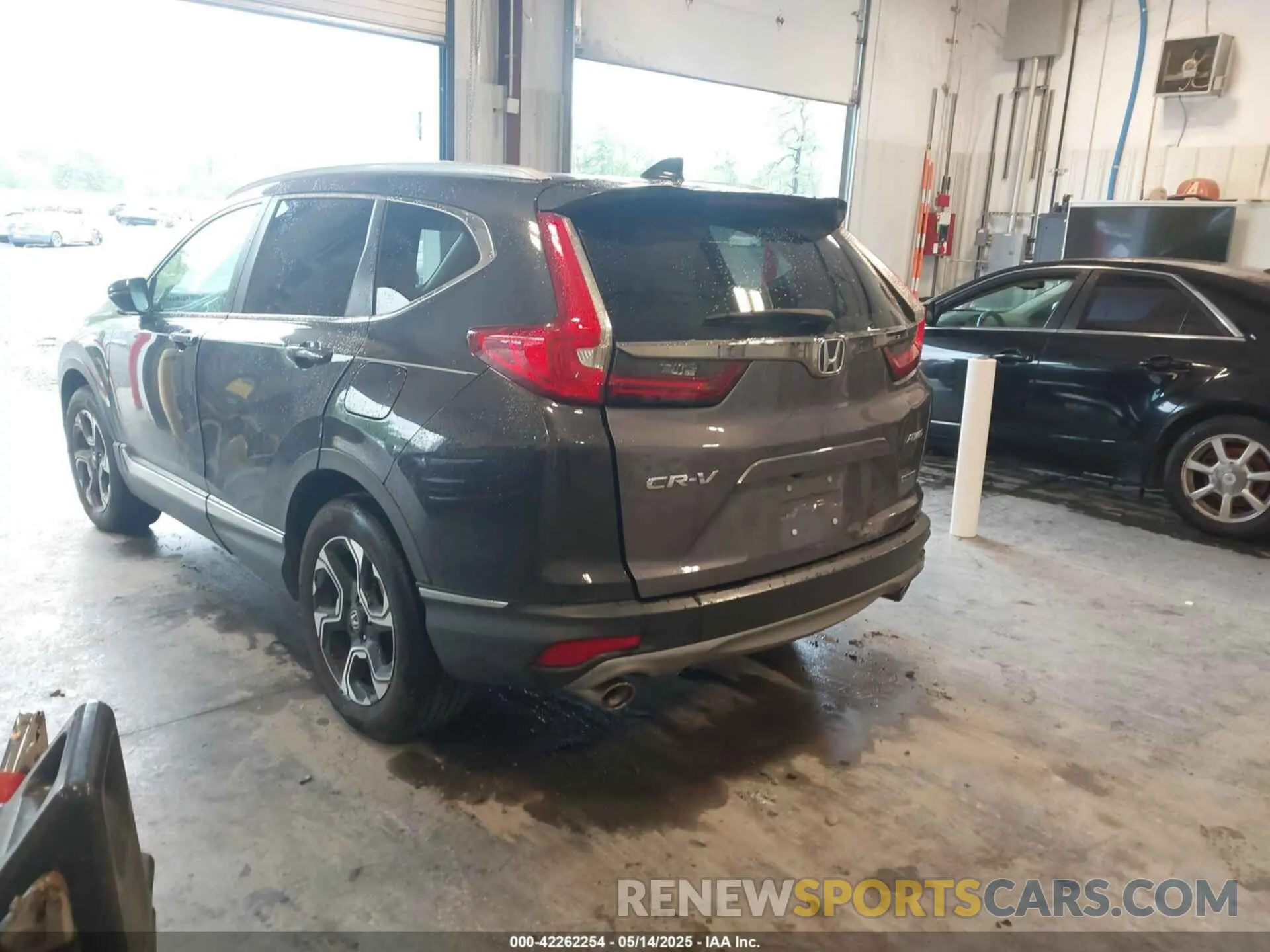 3 fotografías del automóvil dañado 2HKRW2H96KH659193 HONDA CR-V 2019