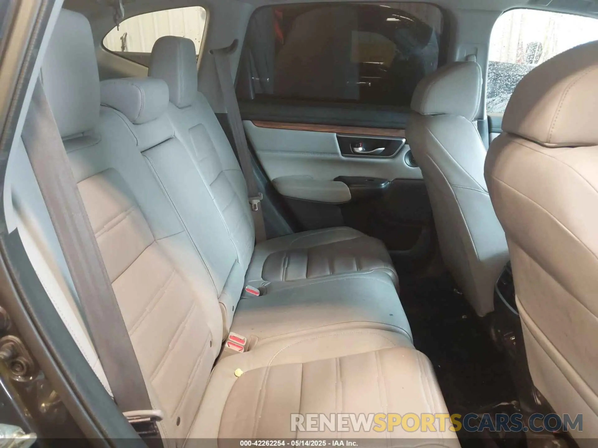 8 fotografías del automóvil dañado 2HKRW2H96KH659193 HONDA CR-V 2019