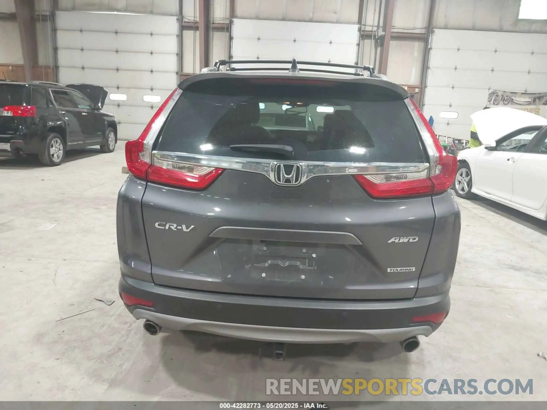 16 fotografías del automóvil dañado 2HKRW2H9XKH630540 HONDA CR-V 2019