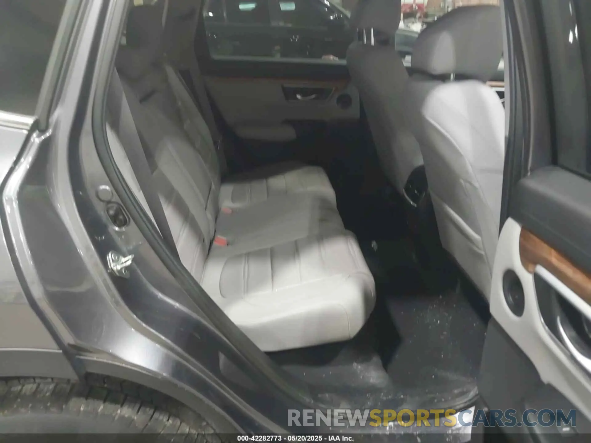 8 fotografías del automóvil dañado 2HKRW2H9XKH630540 HONDA CR-V 2019