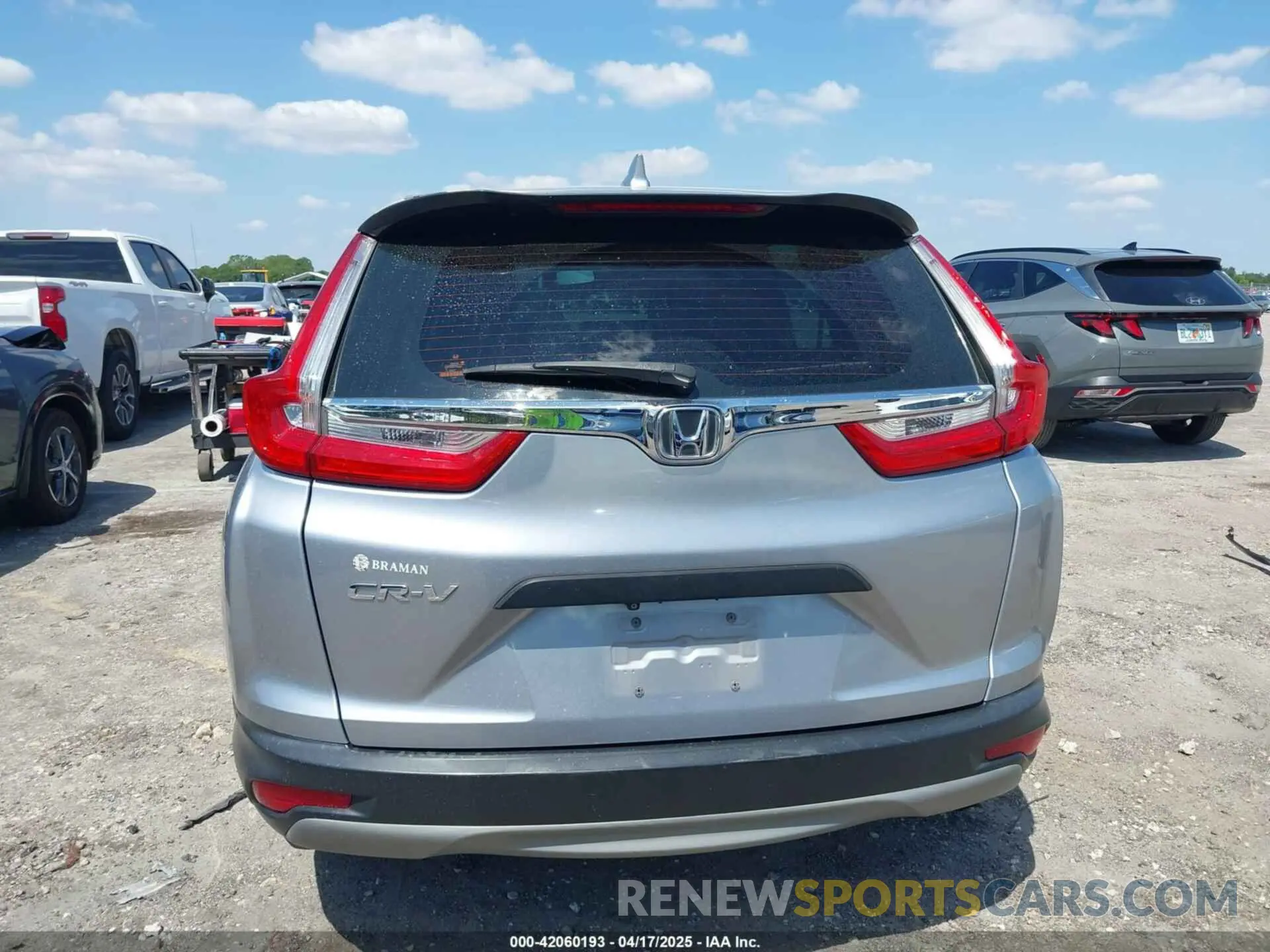 16 fotografías del automóvil dañado 2HKRW5H31KH411771 HONDA CR-V 2019