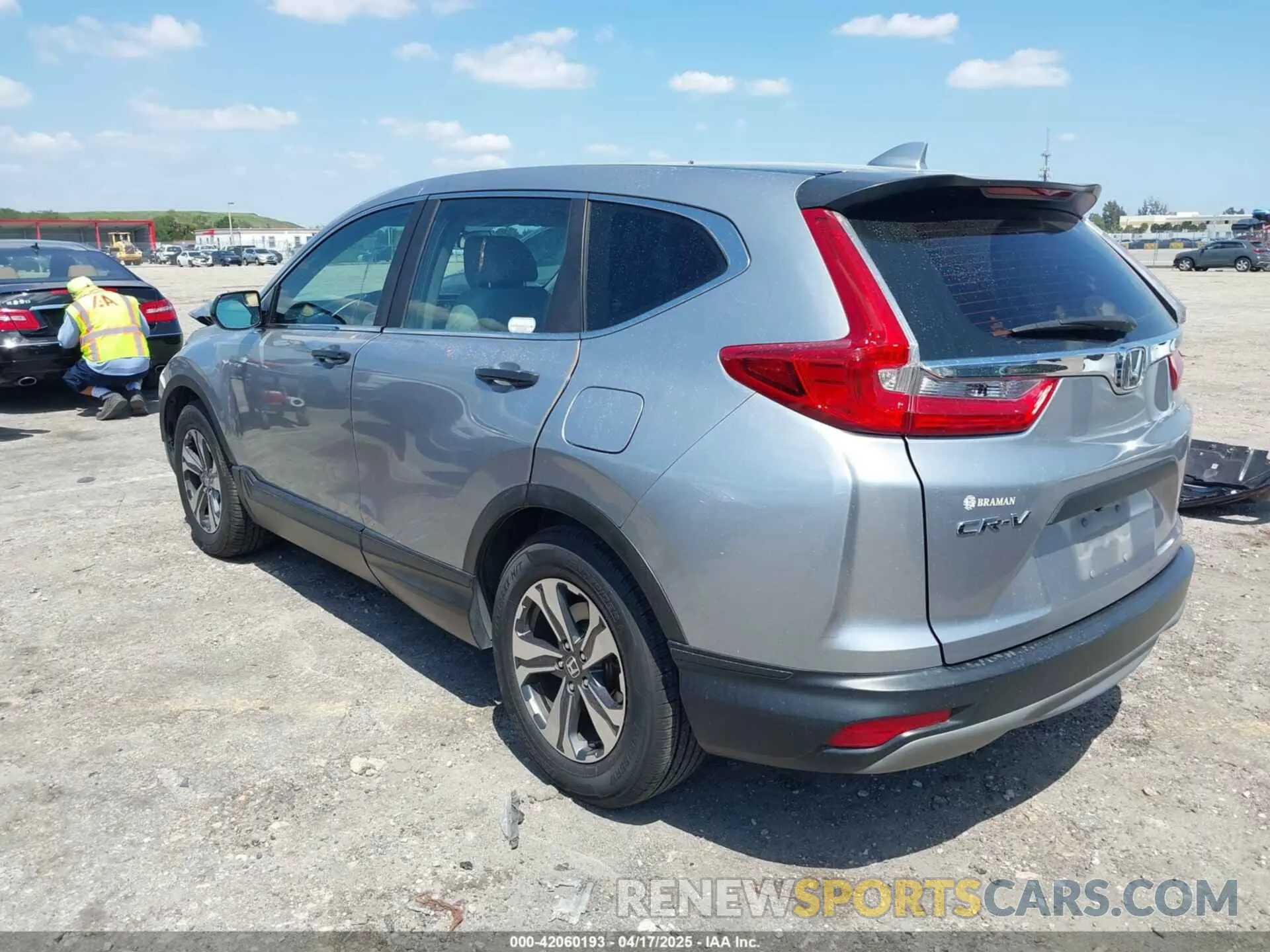 3 fotografías del automóvil dañado 2HKRW5H31KH411771 HONDA CR-V 2019