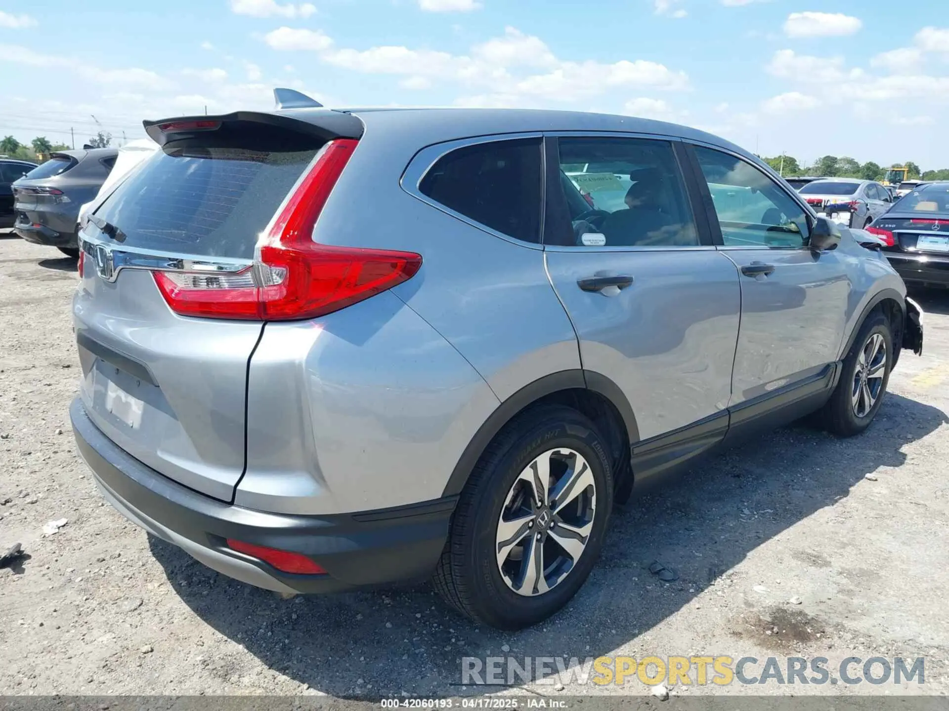 4 fotografías del automóvil dañado 2HKRW5H31KH411771 HONDA CR-V 2019
