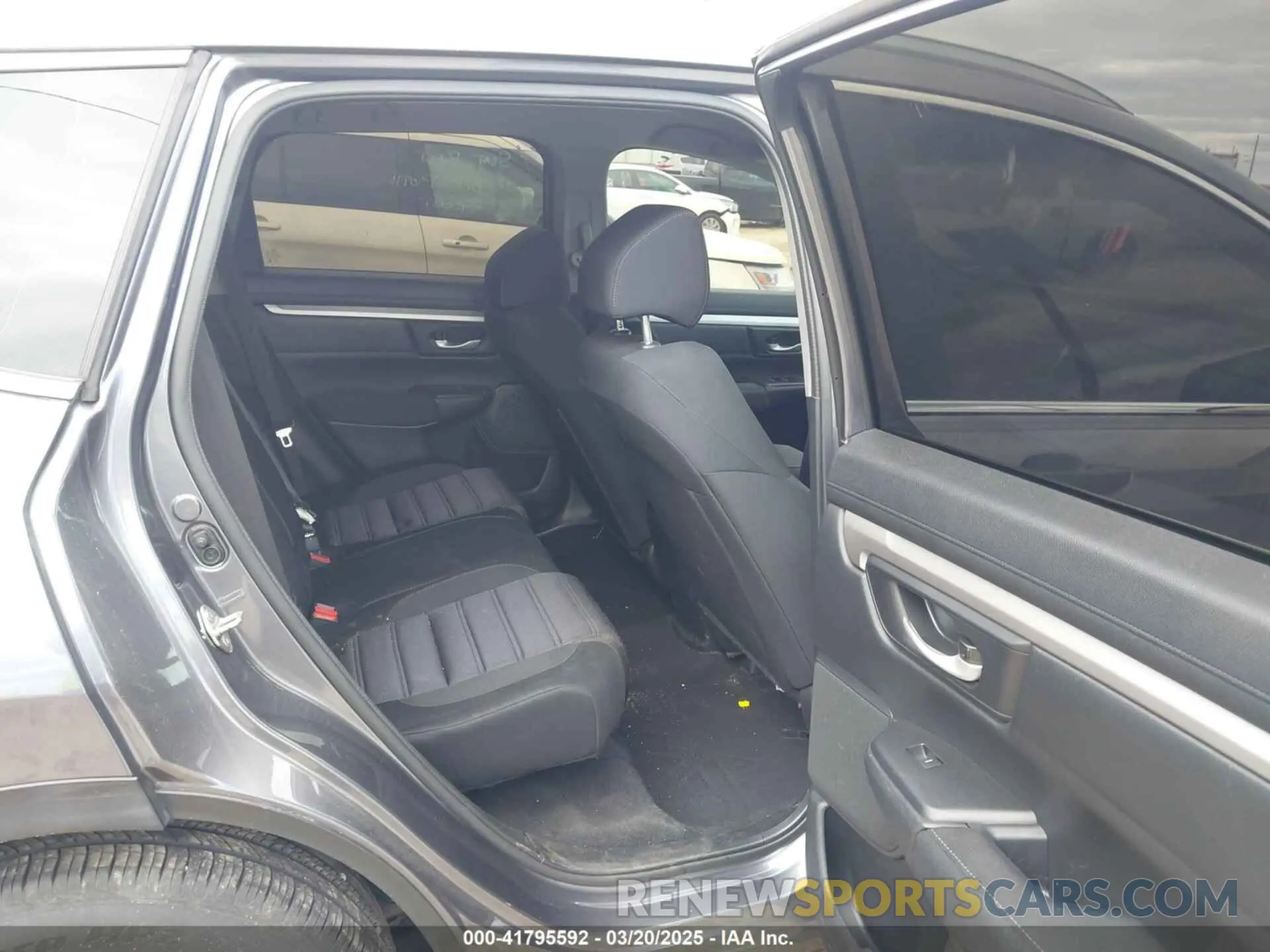 8 fotografías del automóvil dañado 2HKRW6H30KH208392 HONDA CR-V 2019
