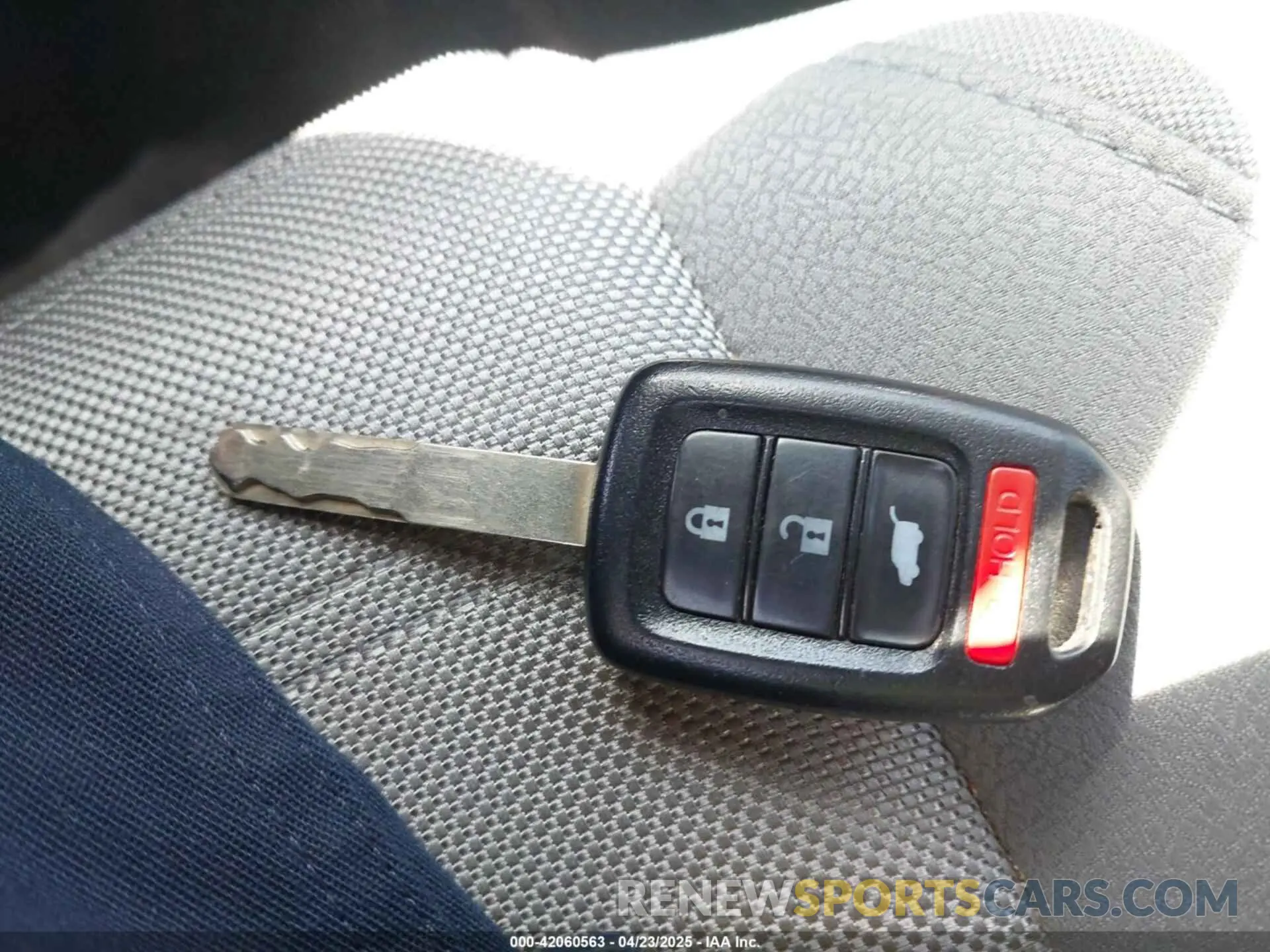 11 fotografías del automóvil dañado 2HKRW6H32KH227963 HONDA CR-V 2019