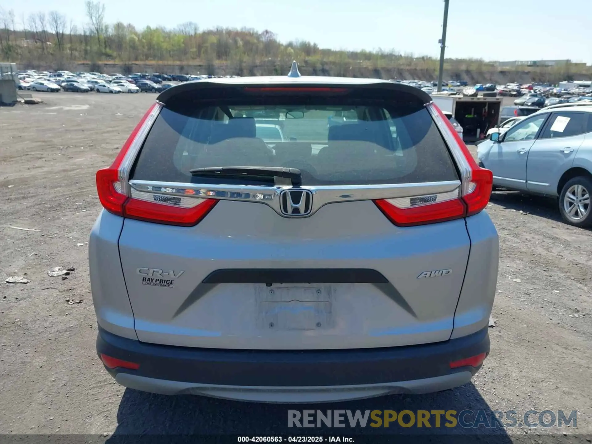 16 fotografías del automóvil dañado 2HKRW6H32KH227963 HONDA CR-V 2019