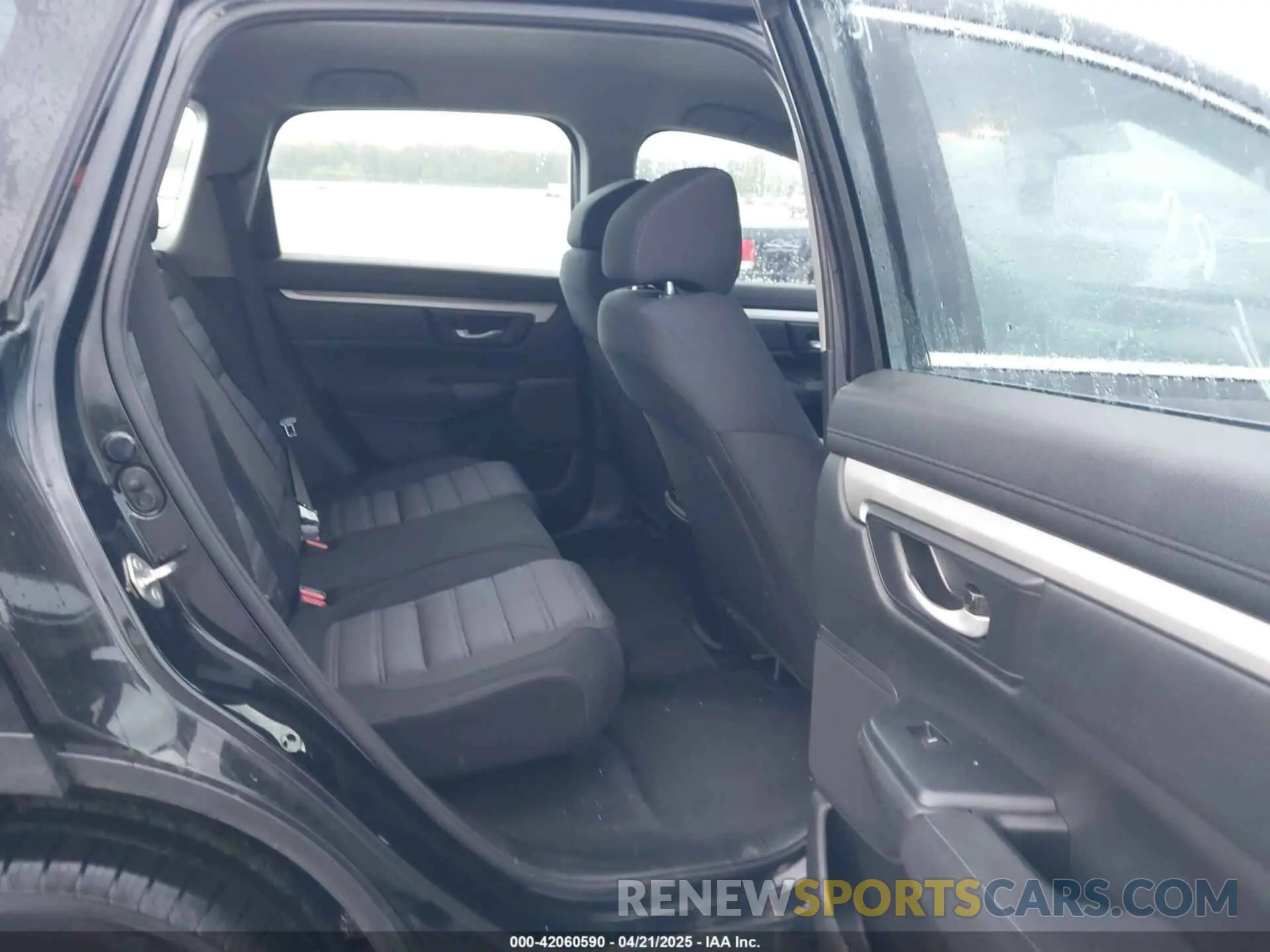 8 fotografías del automóvil dañado 2HKRW6H34KH221016 HONDA CR-V 2019