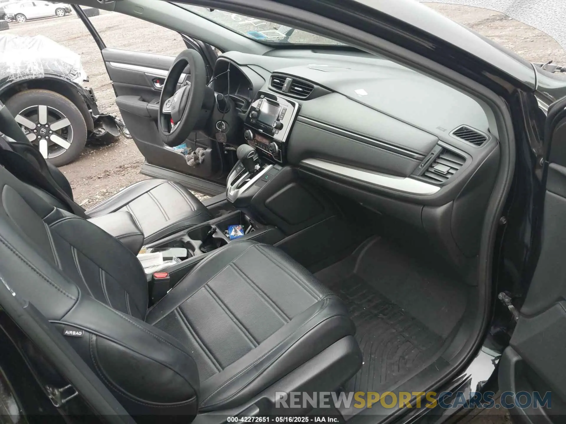 5 fotografías del automóvil dañado 2HKRW6H36KH219848 HONDA CR-V 2019