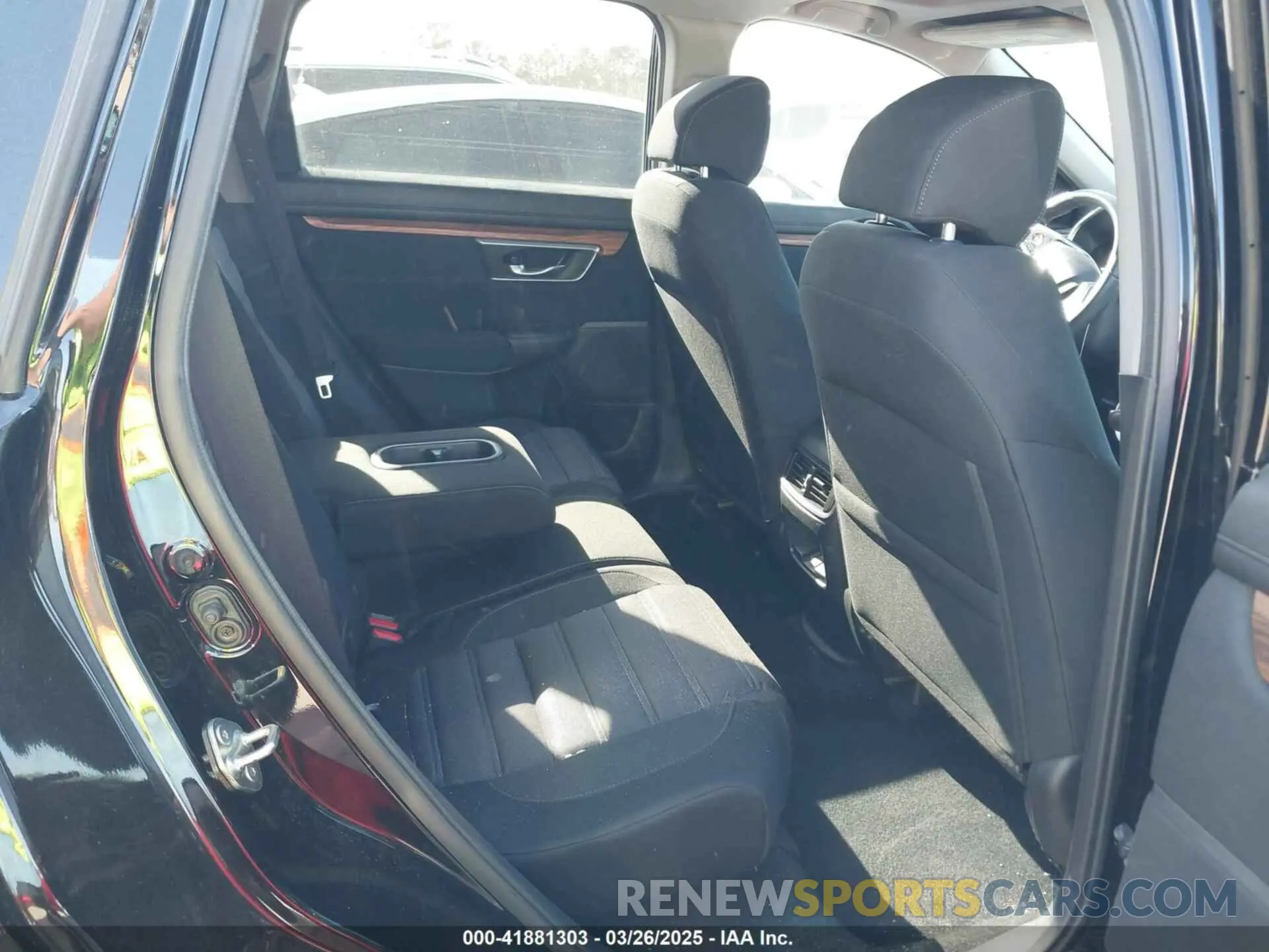 8 fotografías del automóvil dañado 5J6RW1H50KA032904 HONDA CR-V 2019