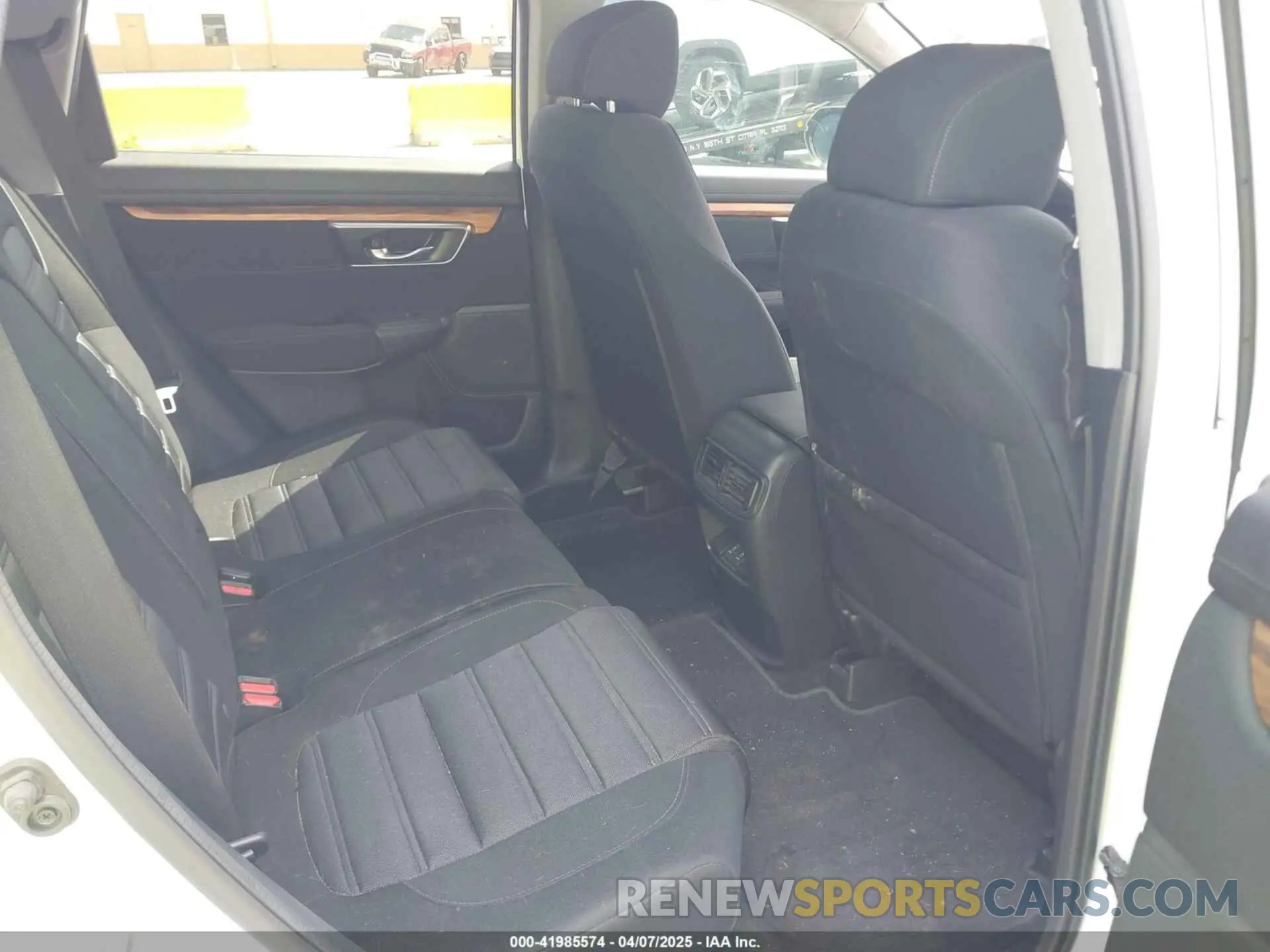 8 fotografías del automóvil dañado 5J6RW1H51KA007719 HONDA CR-V 2019