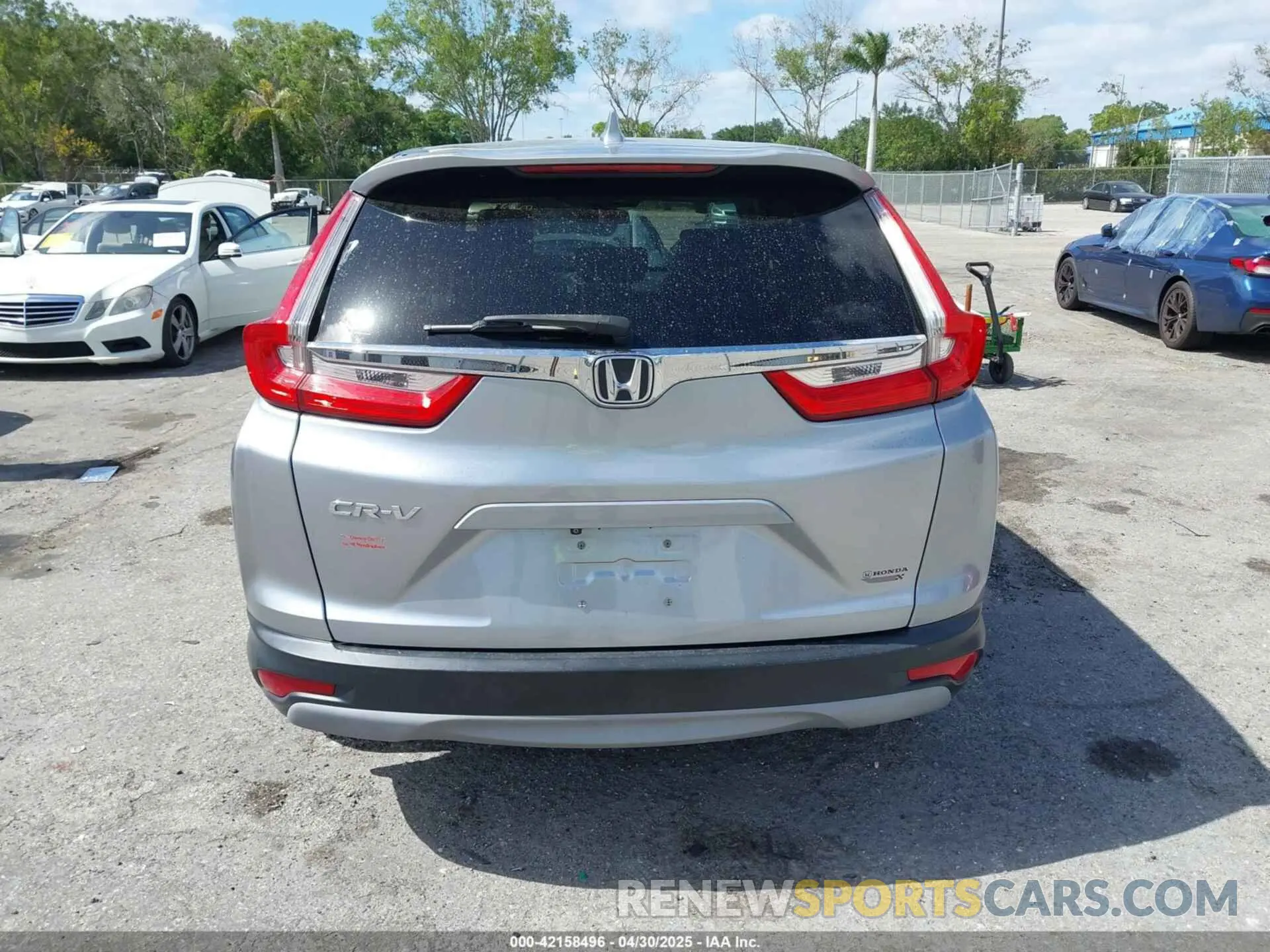 16 fotografías del automóvil dañado 5J6RW1H51KA008613 HONDA CR-V 2019