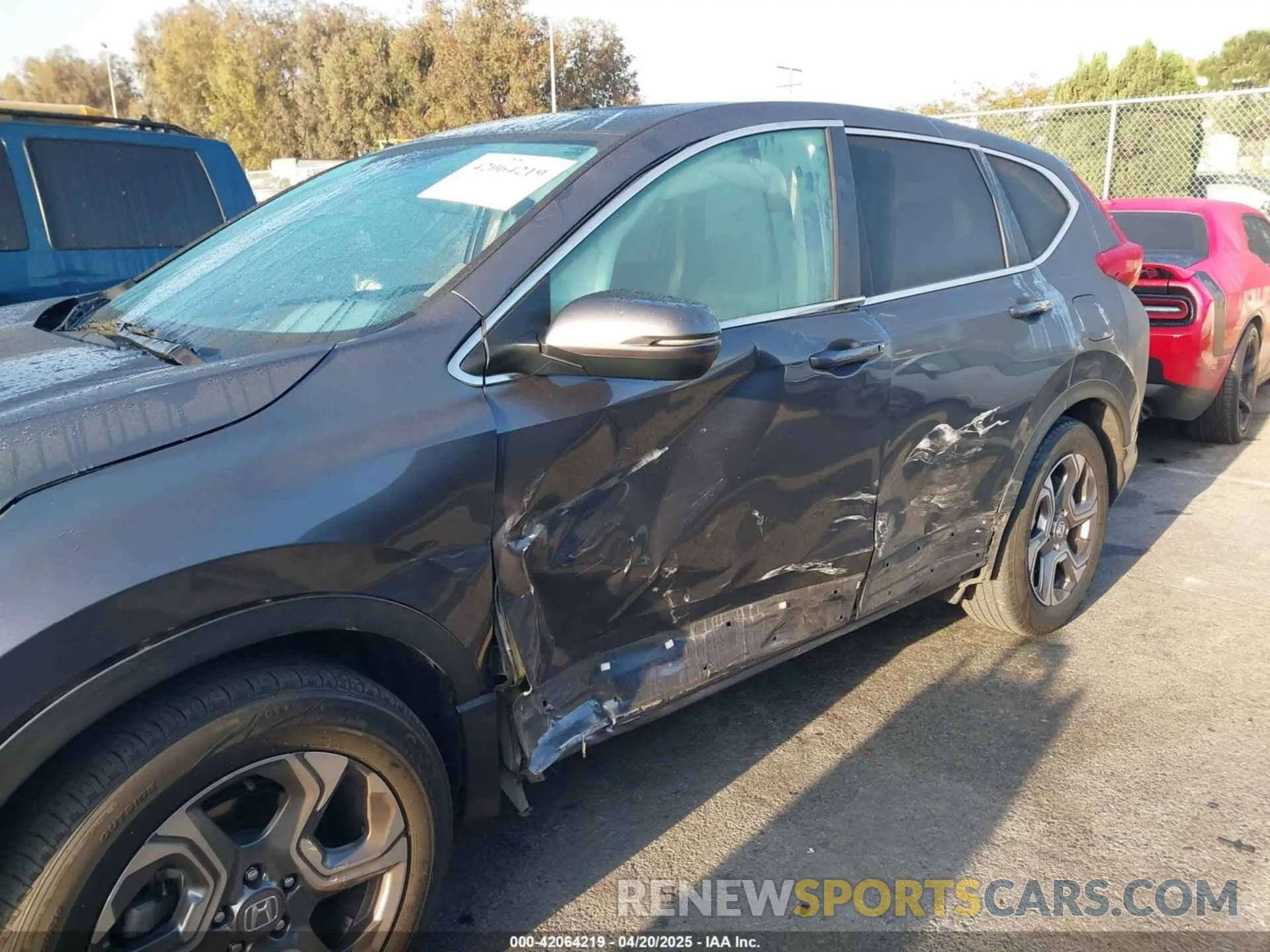 6 fotografías del automóvil dañado 5J6RW1H52KA033570 HONDA CR-V 2019