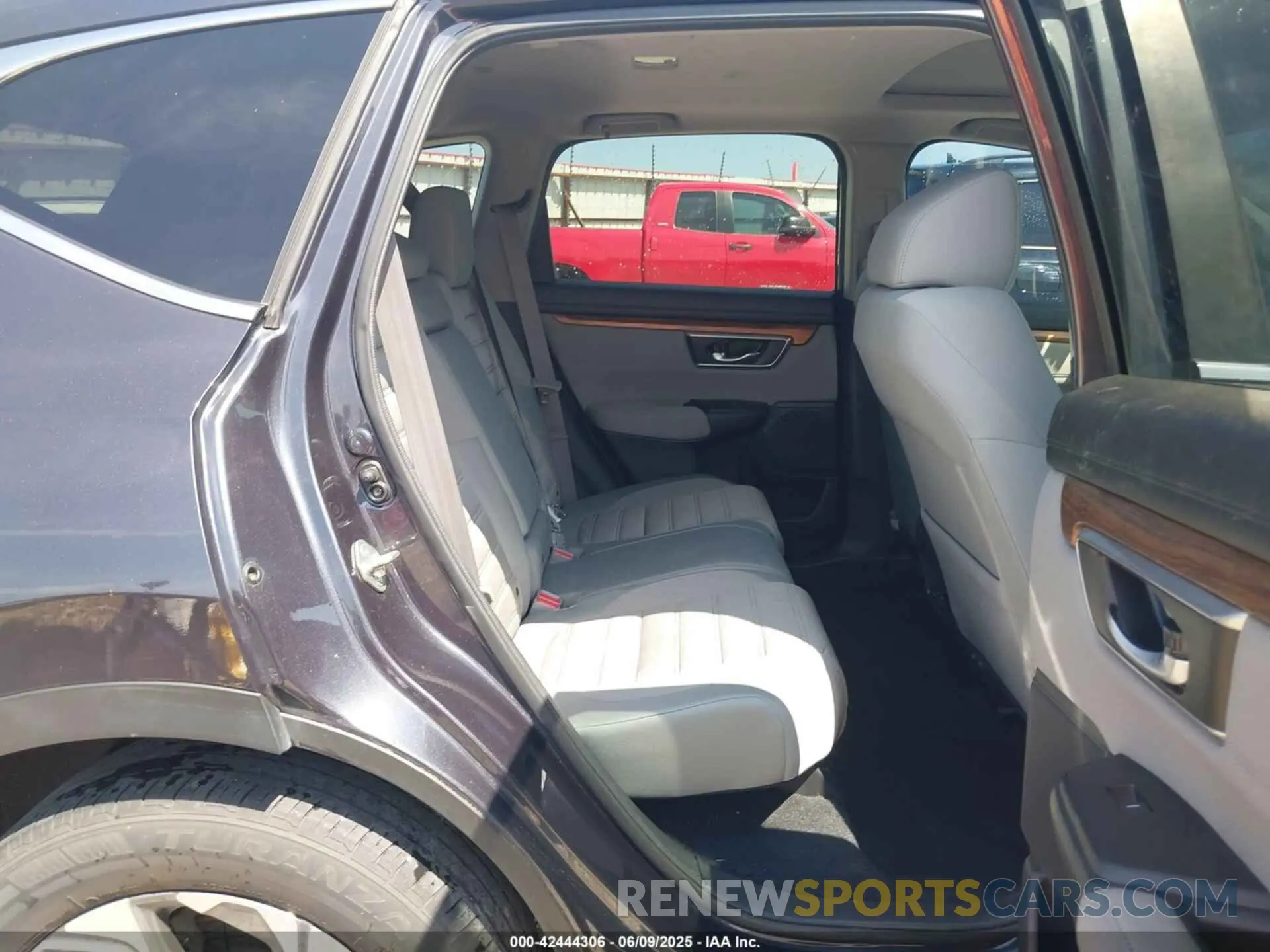 8 fotografías del automóvil dañado 5J6RW1H53KA039376 HONDA CR-V 2019