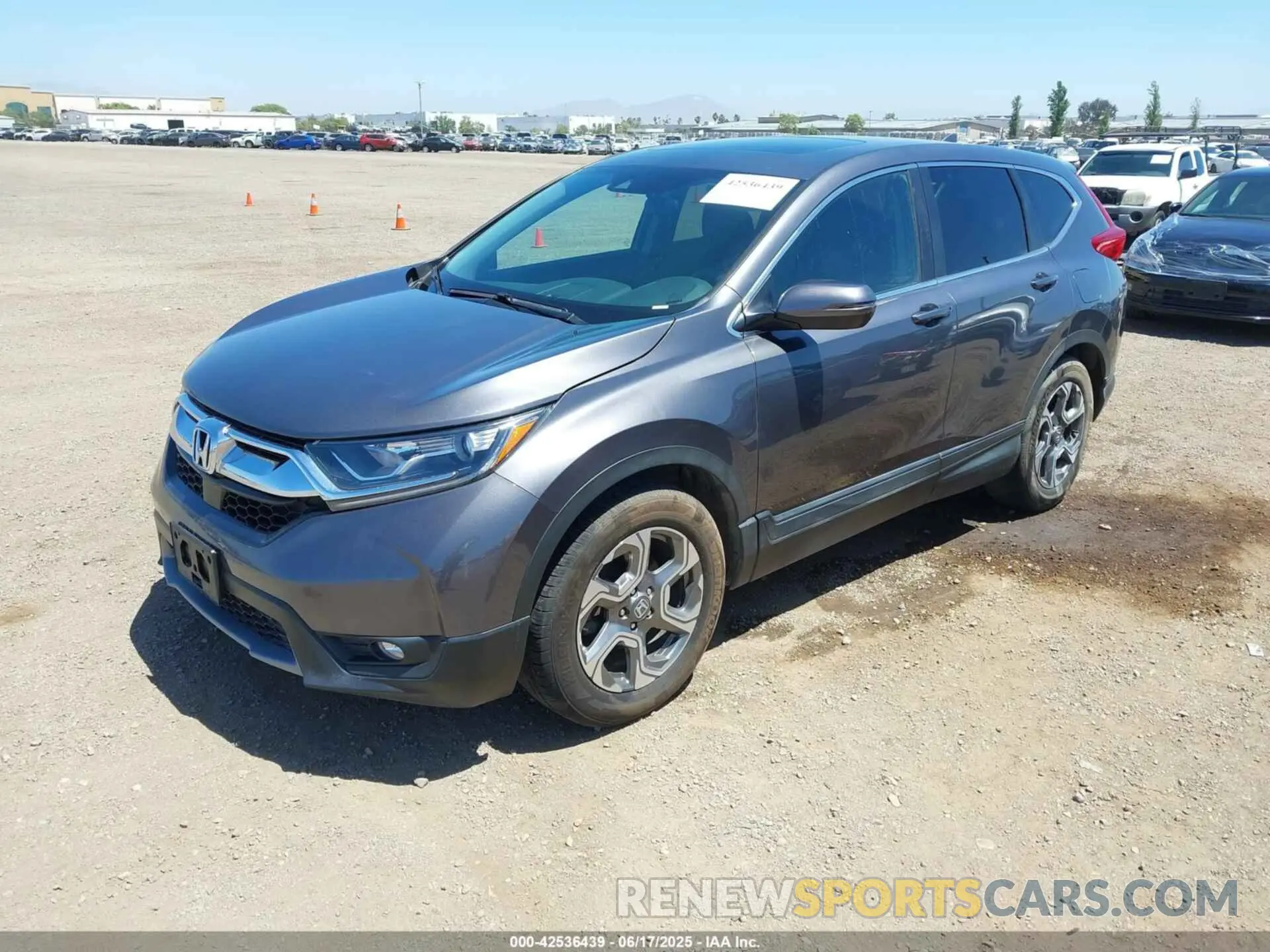 2 fotografías del automóvil dañado 5J6RW1H56KA003956 HONDA CR-V 2019