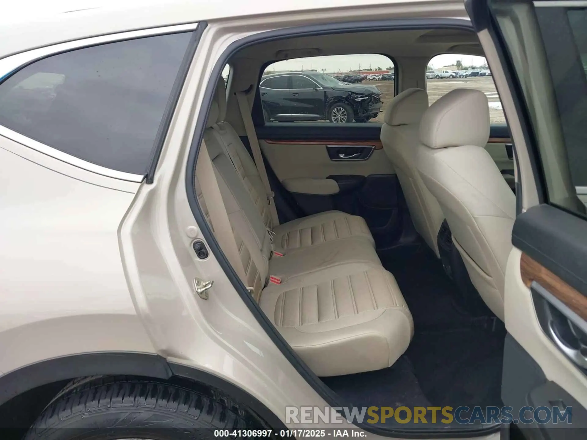 8 fotografías del automóvil dañado 5J6RW1H56KL002651 HONDA CR-V 2019