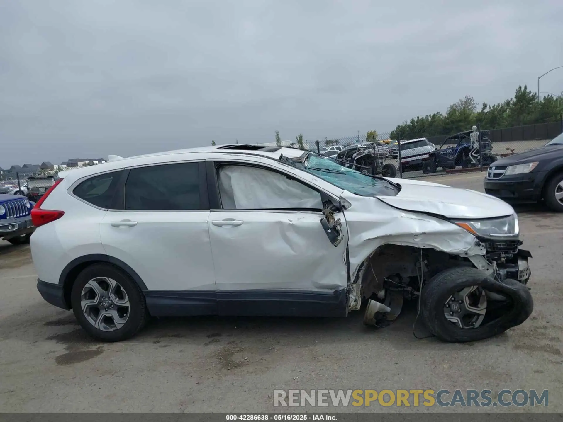 12 fotografías del automóvil dañado 5J6RW1H59KA008908 HONDA CR-V 2019
