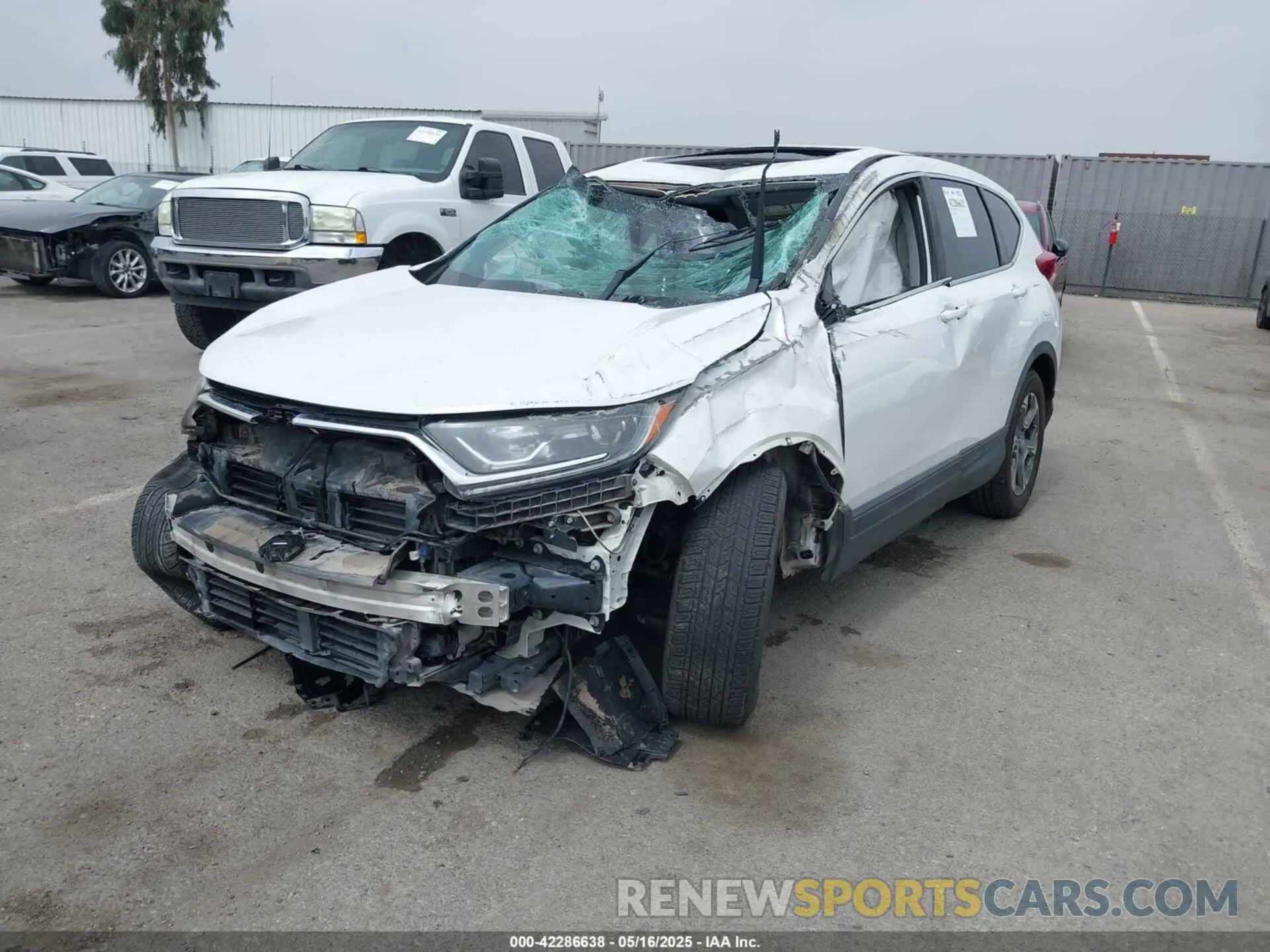 2 fotografías del automóvil dañado 5J6RW1H59KA008908 HONDA CR-V 2019