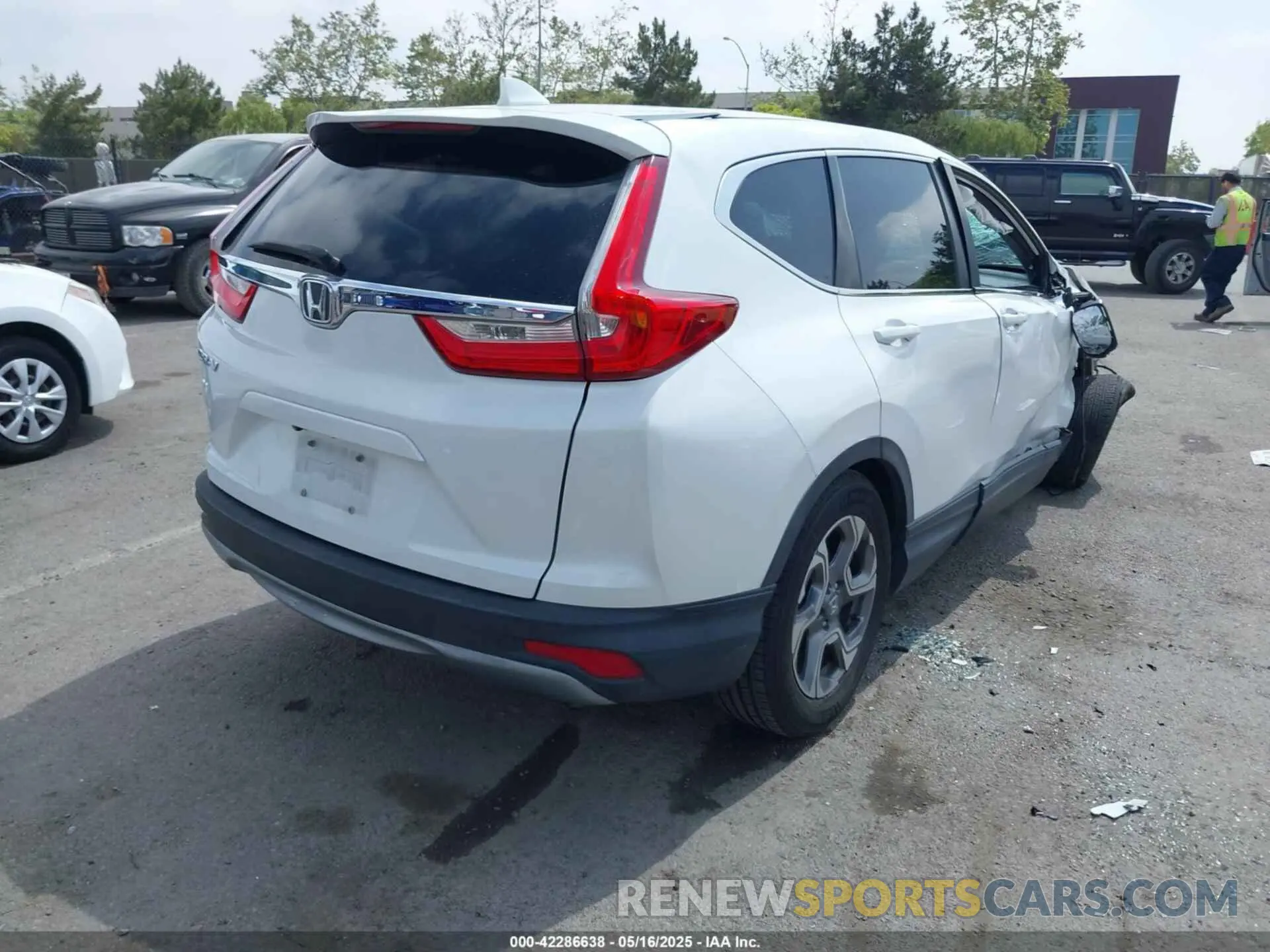 4 fotografías del automóvil dañado 5J6RW1H59KA008908 HONDA CR-V 2019