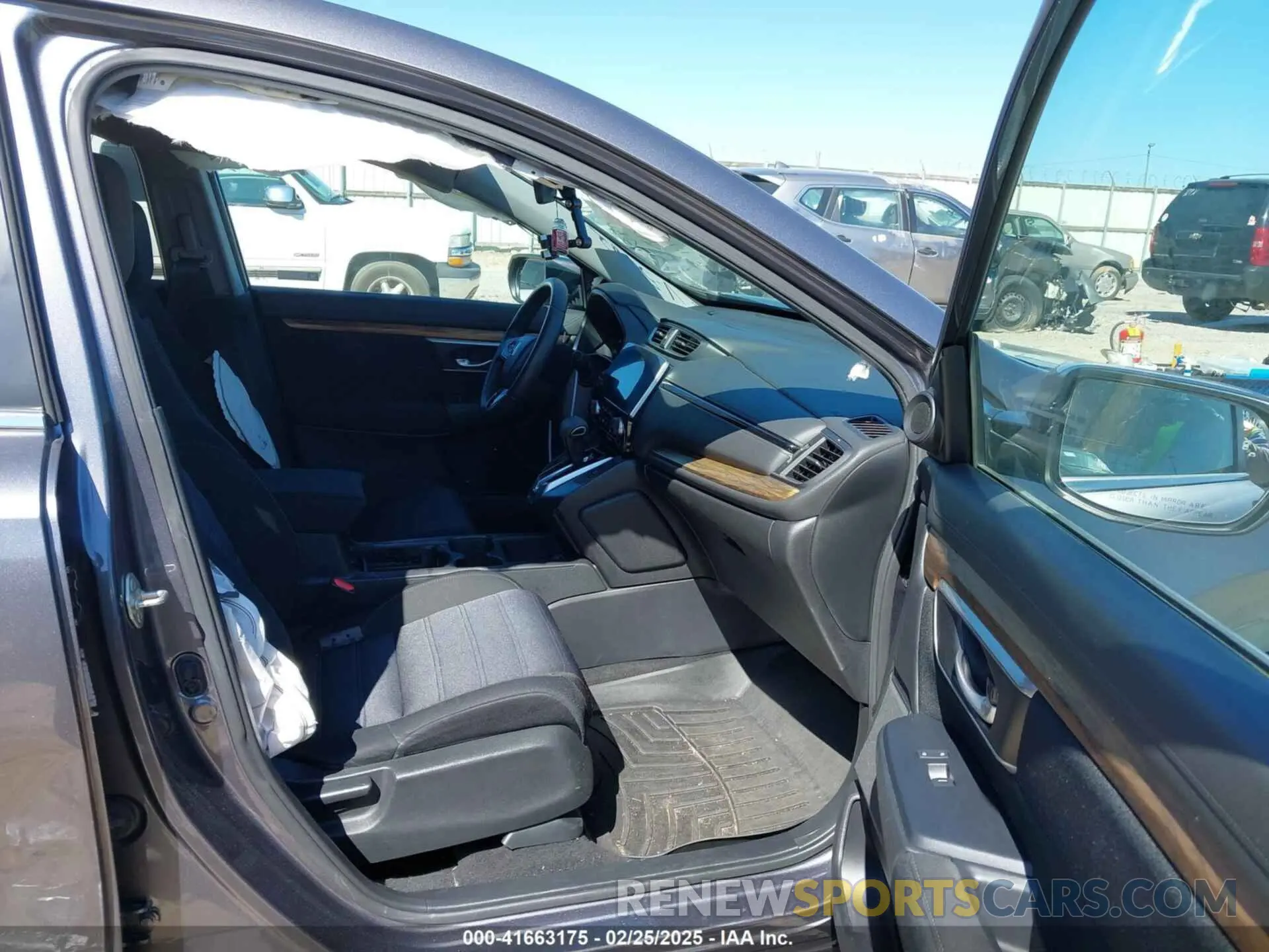 5 fotografías del automóvil dañado 5J6RW1H5XKL005682 HONDA CR-V 2019