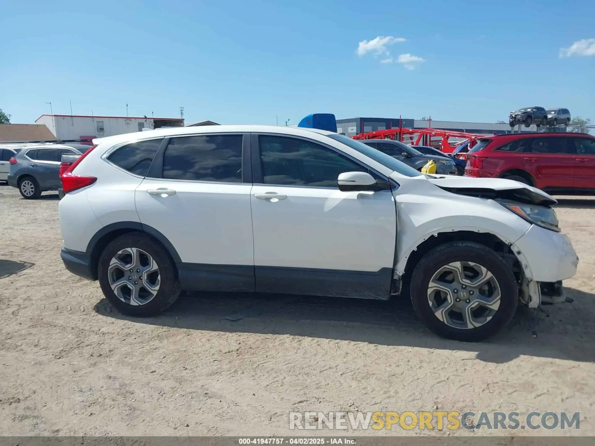 14 fotografías del automóvil dañado 5J6RW1H5XKL008095 HONDA CR-V 2019