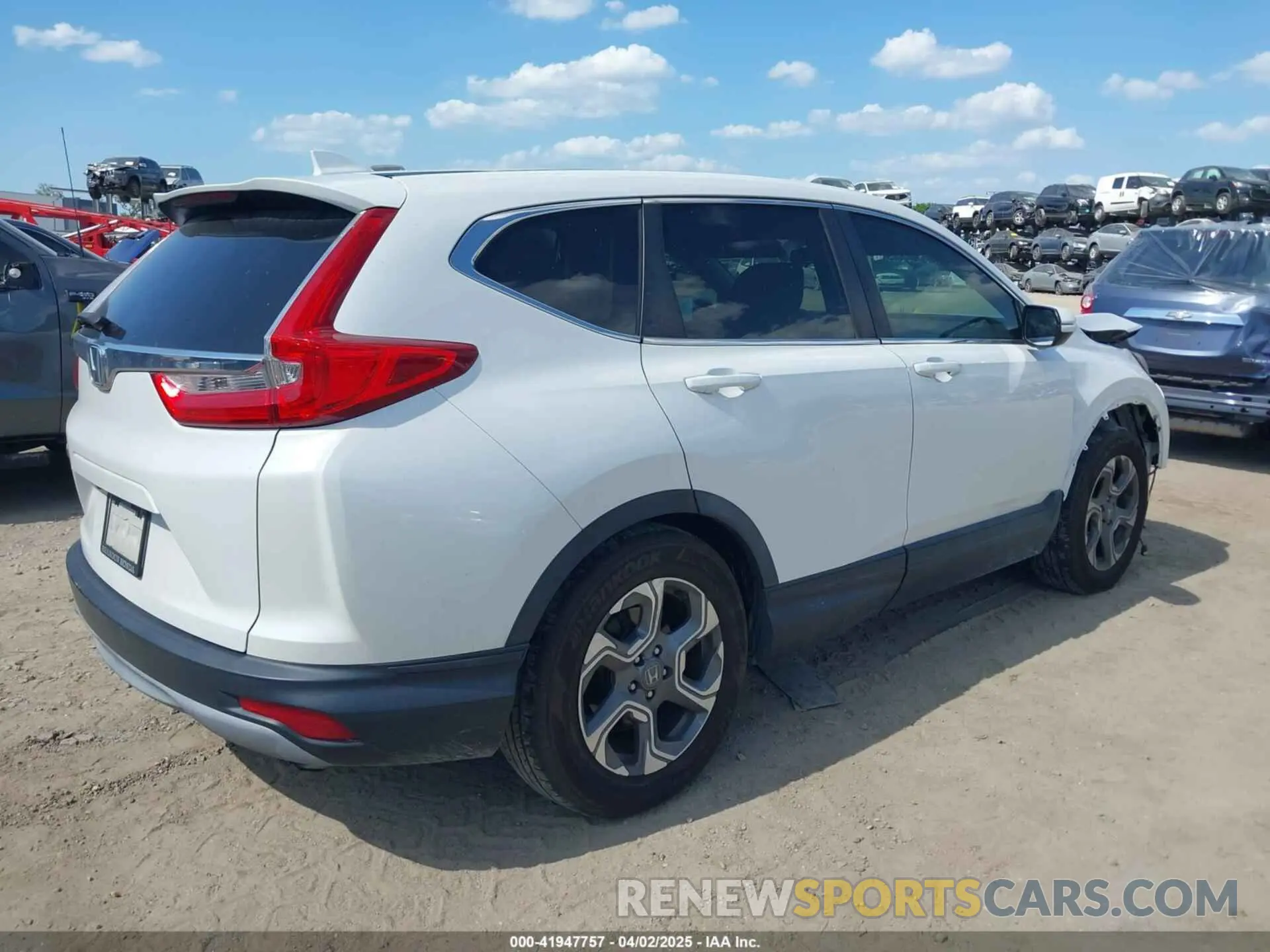 4 fotografías del automóvil dañado 5J6RW1H5XKL008095 HONDA CR-V 2019