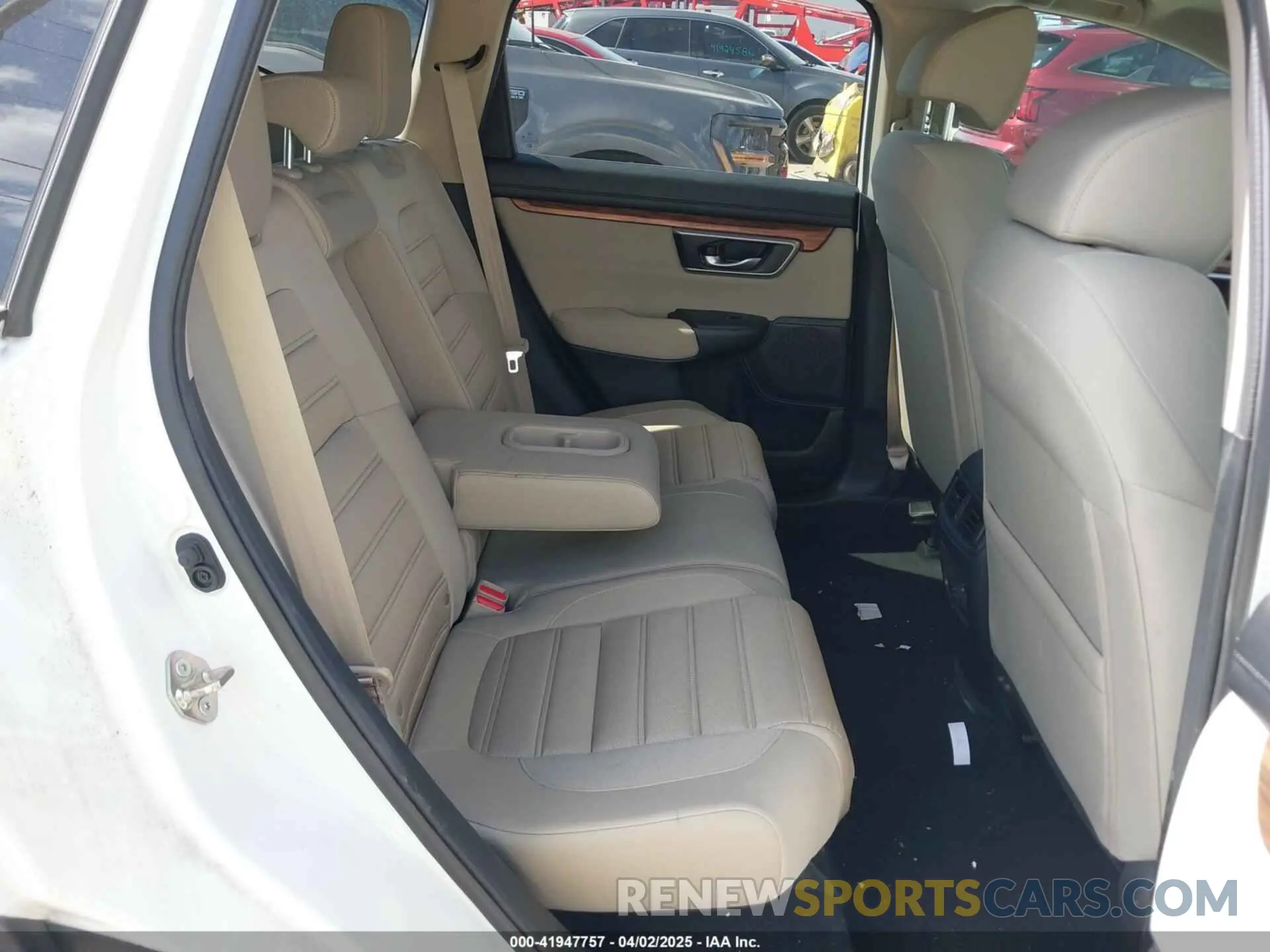 8 fotografías del automóvil dañado 5J6RW1H5XKL008095 HONDA CR-V 2019