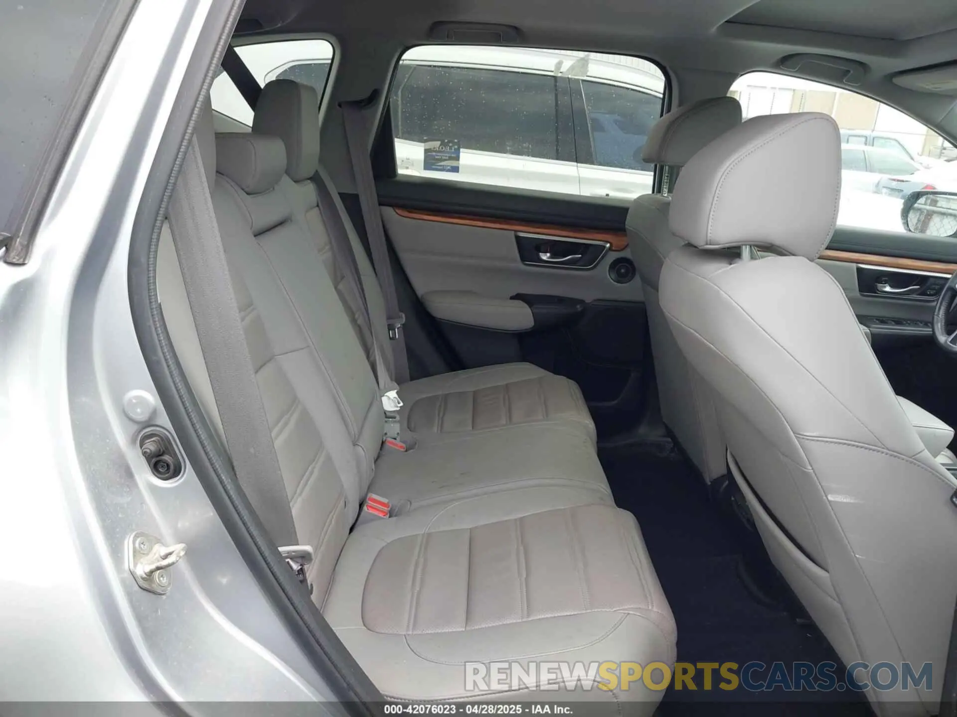8 fotografías del automóvil dañado 5J6RW1H80KA021010 HONDA CR-V 2019