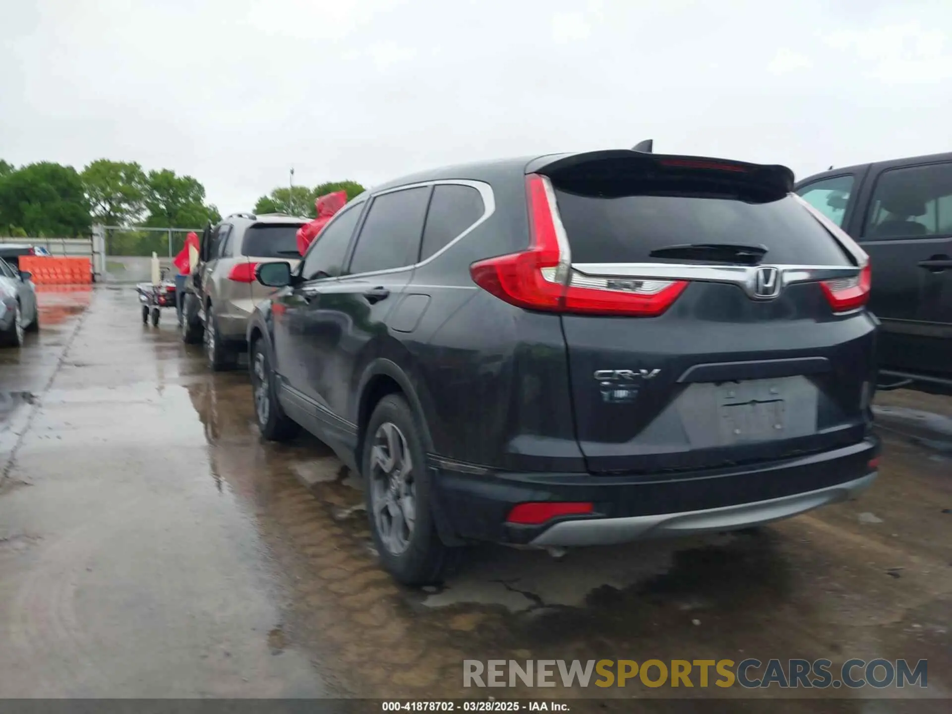 3 fotografías del automóvil dañado 5J6RW1H82KA021655 HONDA CR-V 2019
