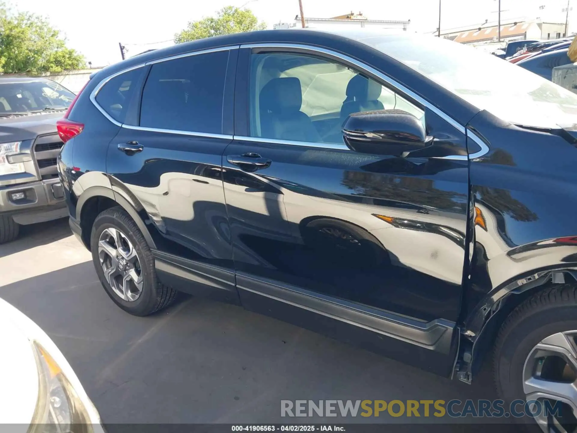 14 fotografías del automóvil dañado 5J6RW1H84KA001472 HONDA CR-V 2019