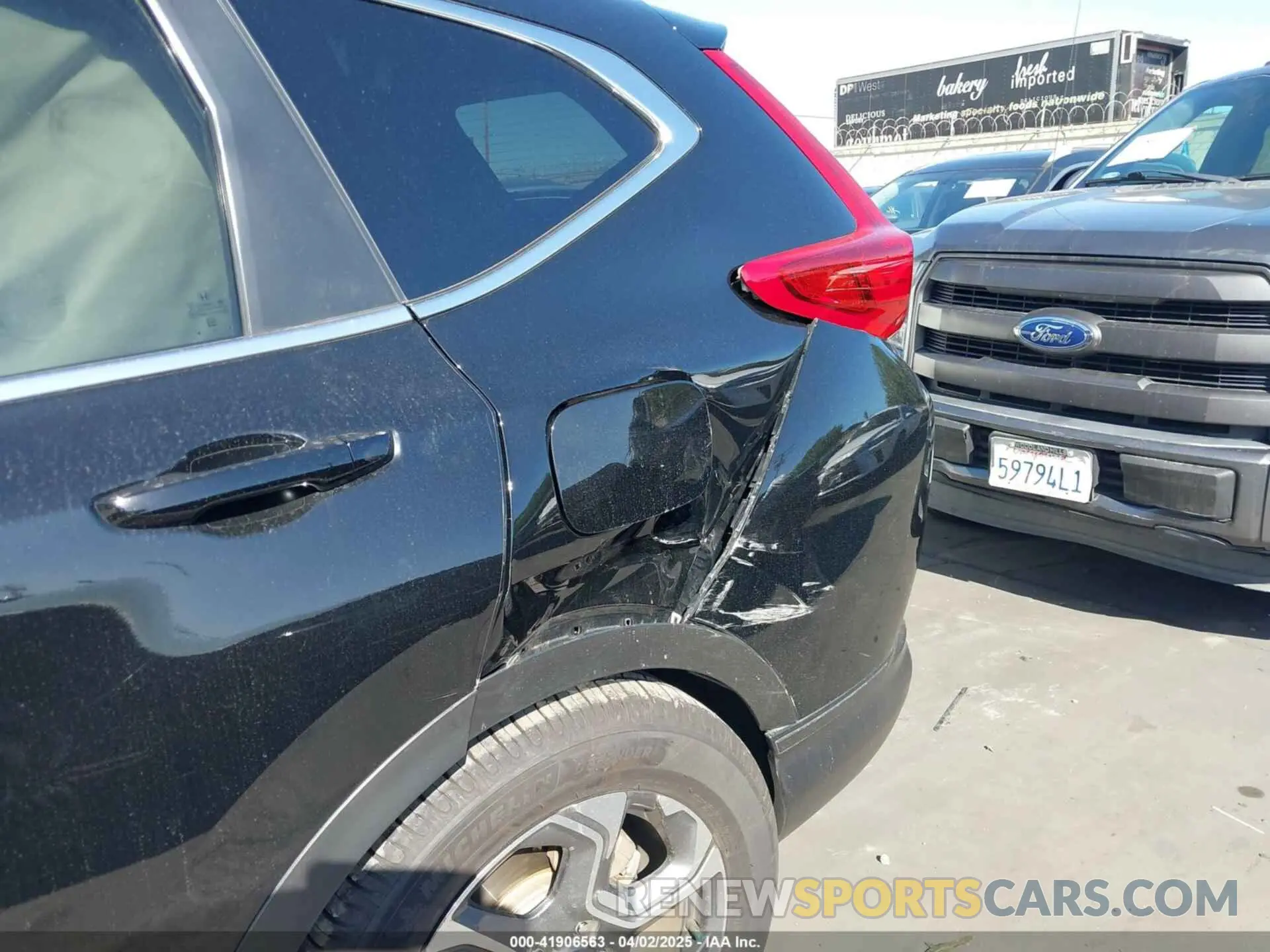 18 fotografías del automóvil dañado 5J6RW1H84KA001472 HONDA CR-V 2019