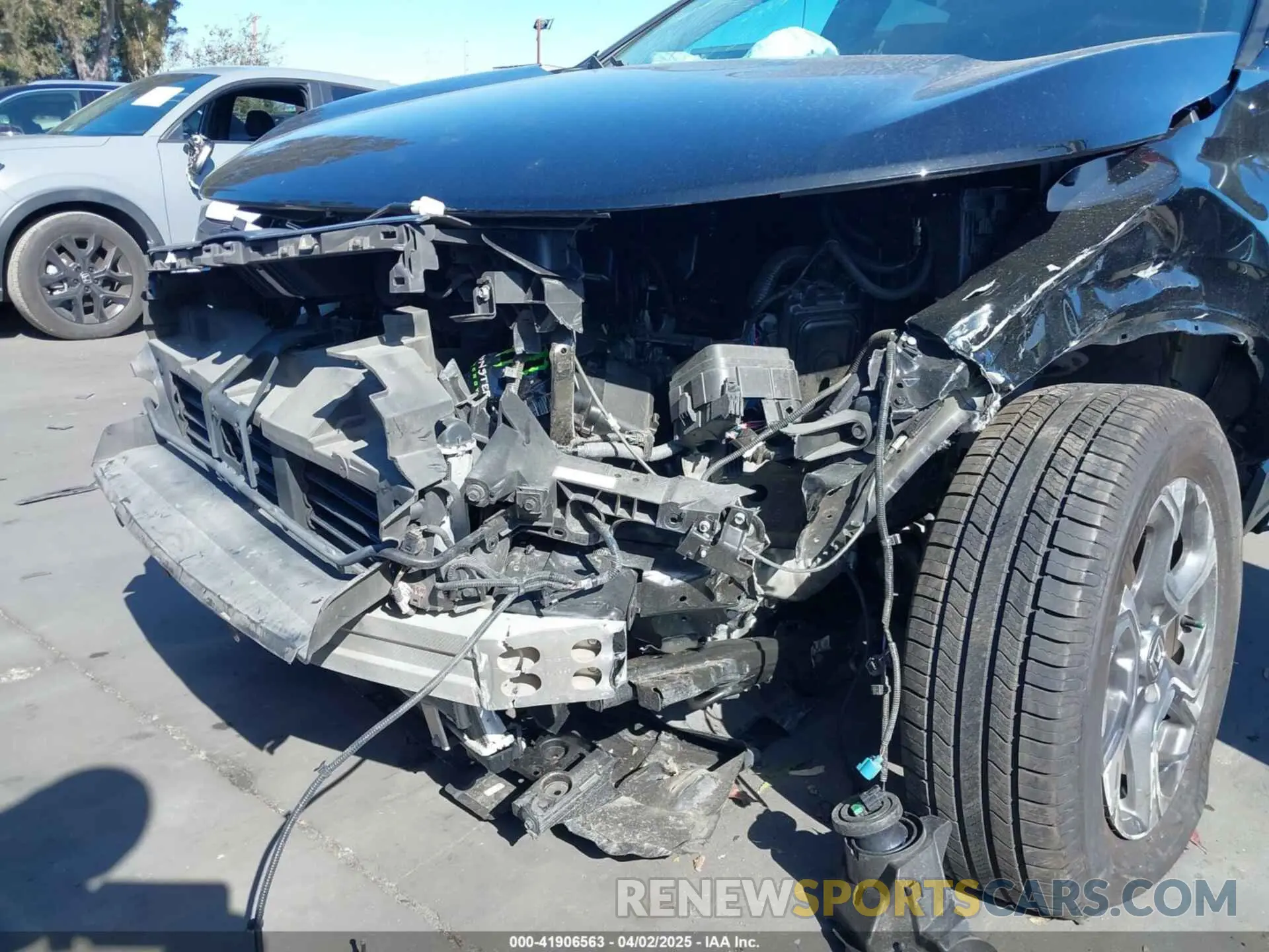 6 fotografías del automóvil dañado 5J6RW1H84KA001472 HONDA CR-V 2019