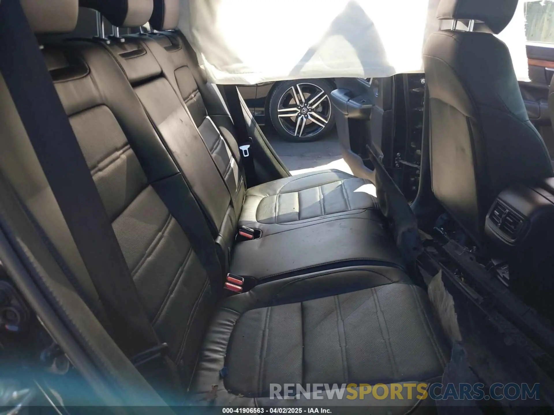 8 fotografías del automóvil dañado 5J6RW1H84KA001472 HONDA CR-V 2019