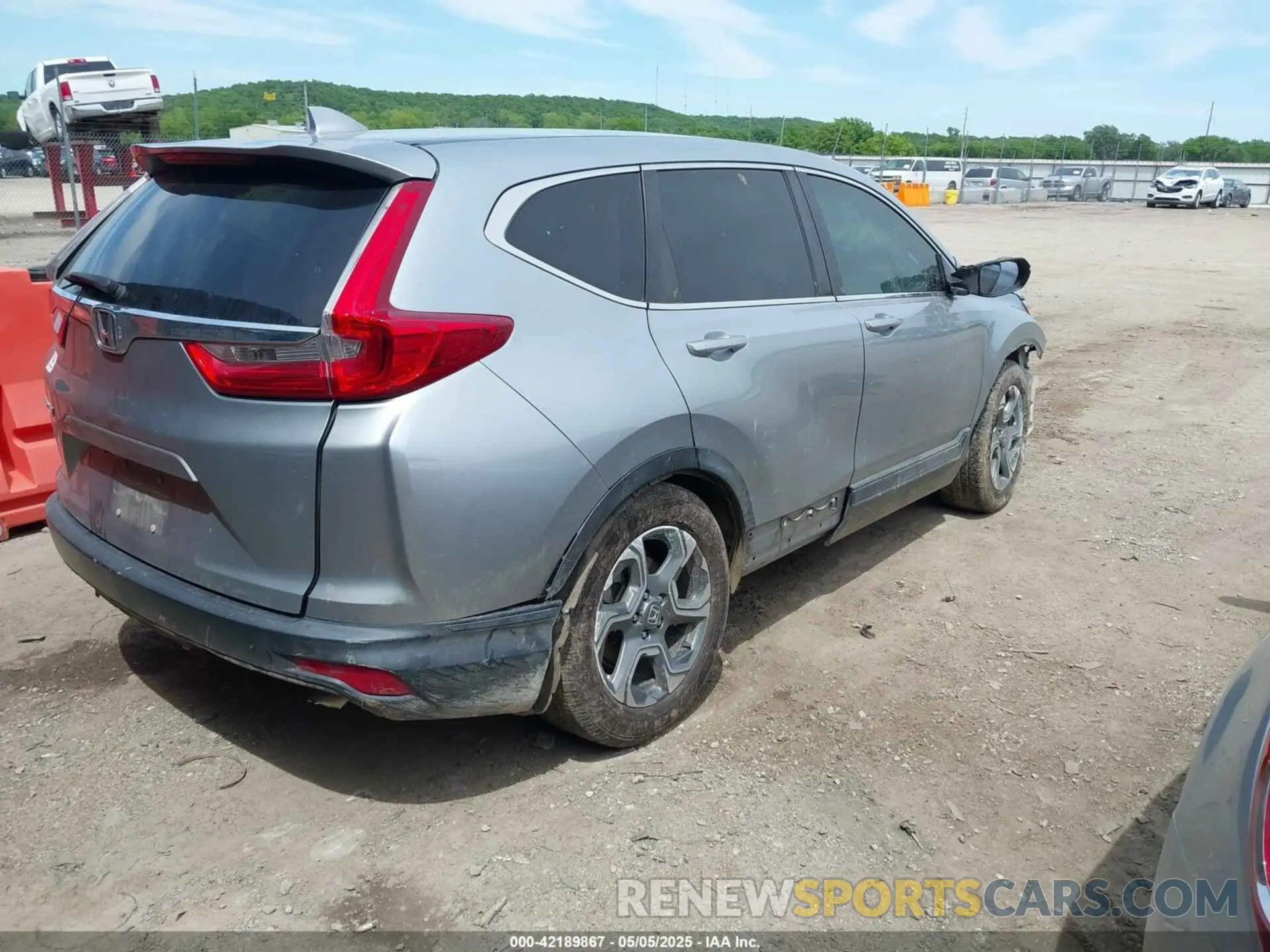 4 fotografías del automóvil dañado 5J6RW1H84KA017039 HONDA CR-V 2019
