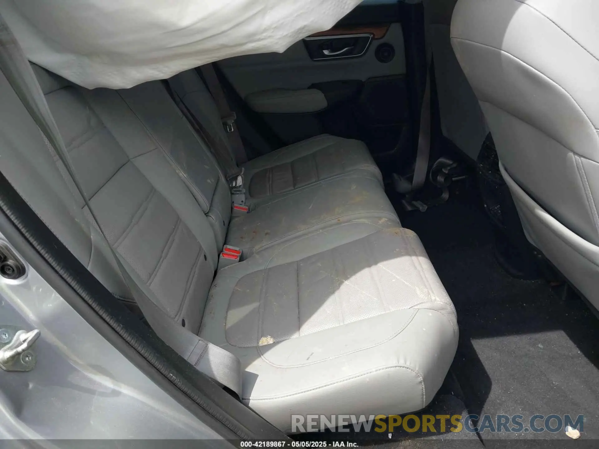 8 fotografías del automóvil dañado 5J6RW1H84KA017039 HONDA CR-V 2019