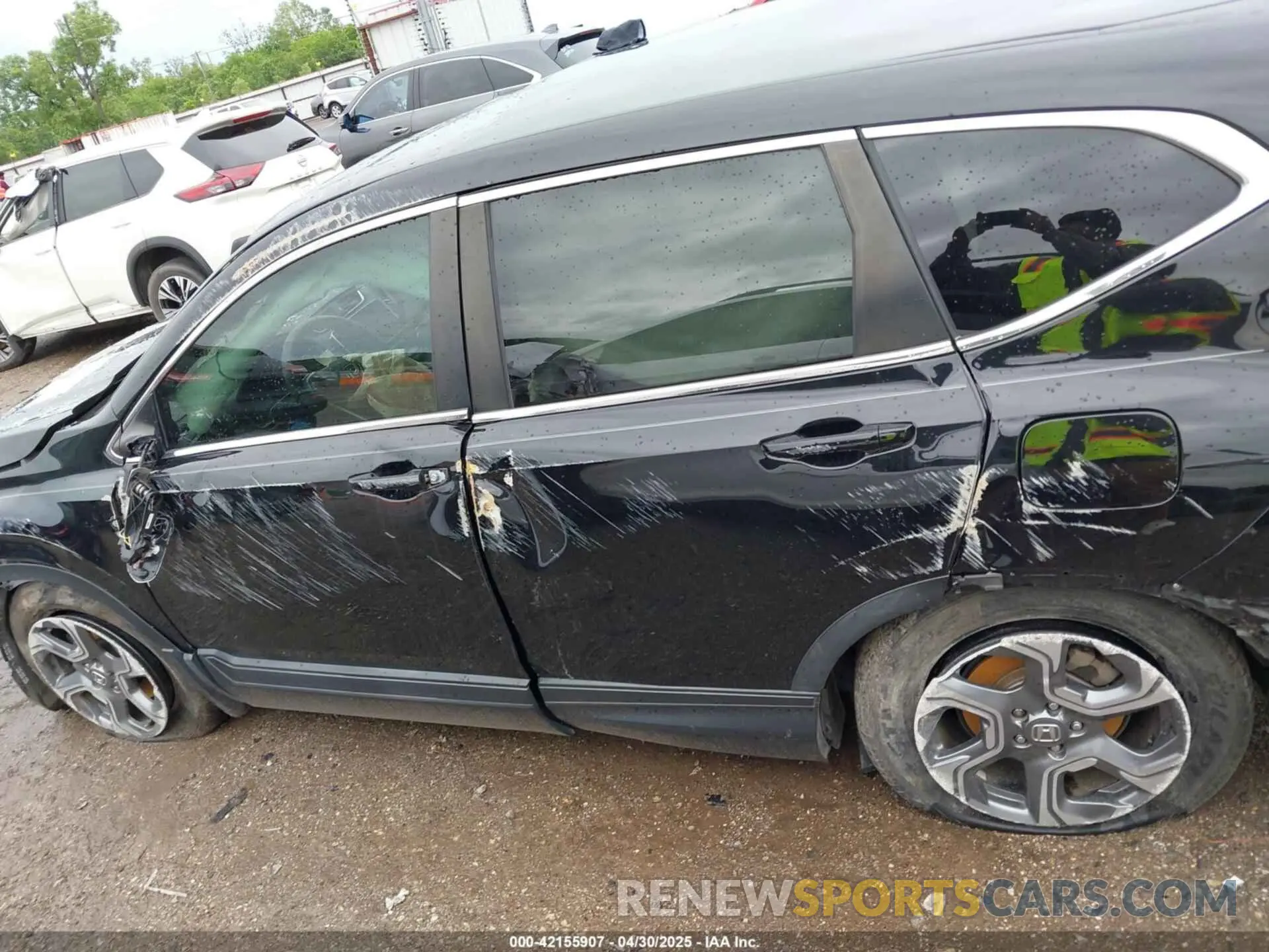15 fotografías del automóvil dañado 5J6RW1H8XKA001475 HONDA CR-V 2019